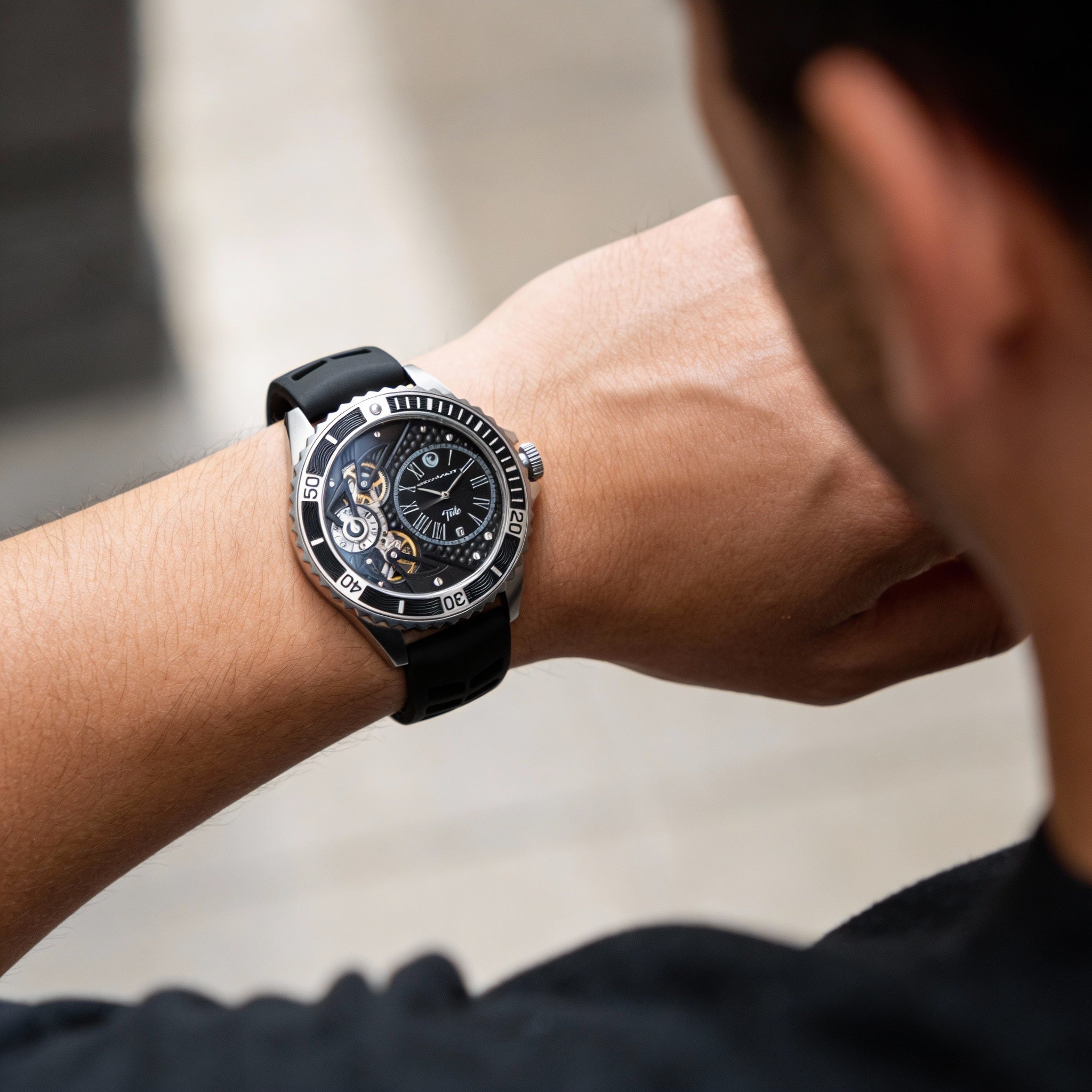 Oceanaut Men's Quartz Movement Watch with Black Dial, Date Display, 100m Water Resistance, and Scratch-Resistant Mineral, Photo 3