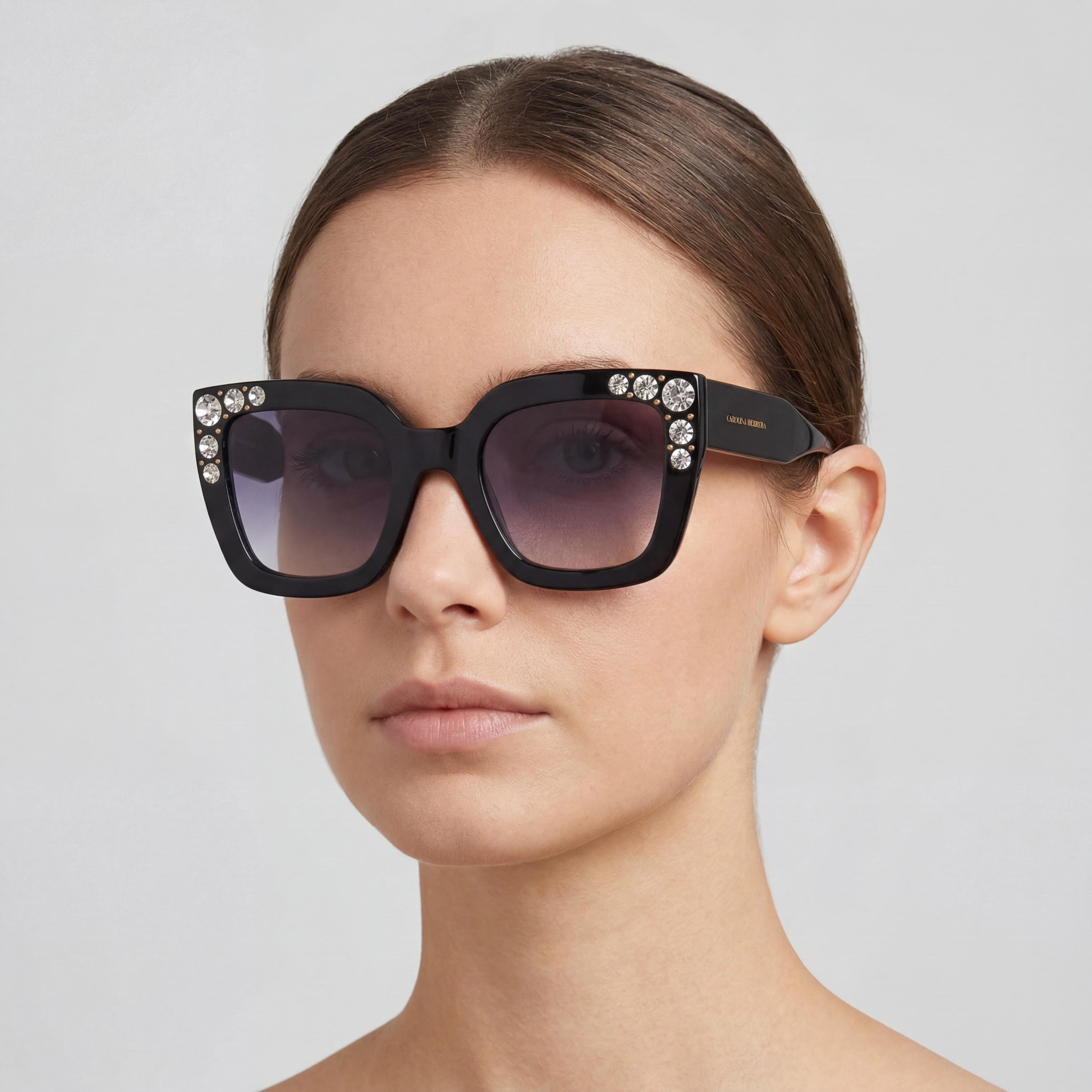 Carolina Herrera Her 0130/S Women's Black Gemstones Gold-logo Plastic 52mm Dark Grey Shaded UV Protection, Photo 4
