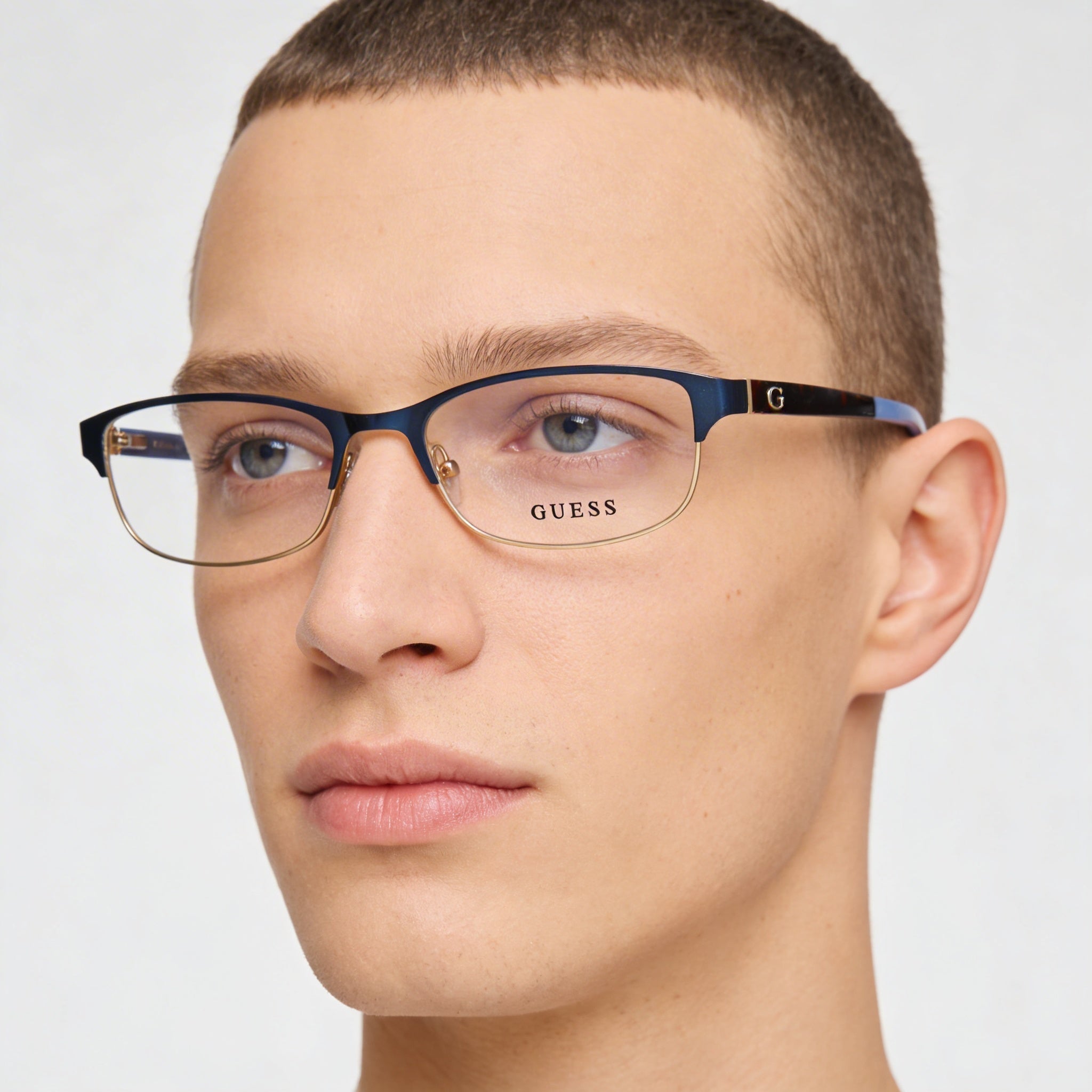 GUESS Gu2614 Unisex Polarized Clear Polycarbonate Lens Matte Blue Metal Frame Sunglasses Lens Width 52mm, Photo 4