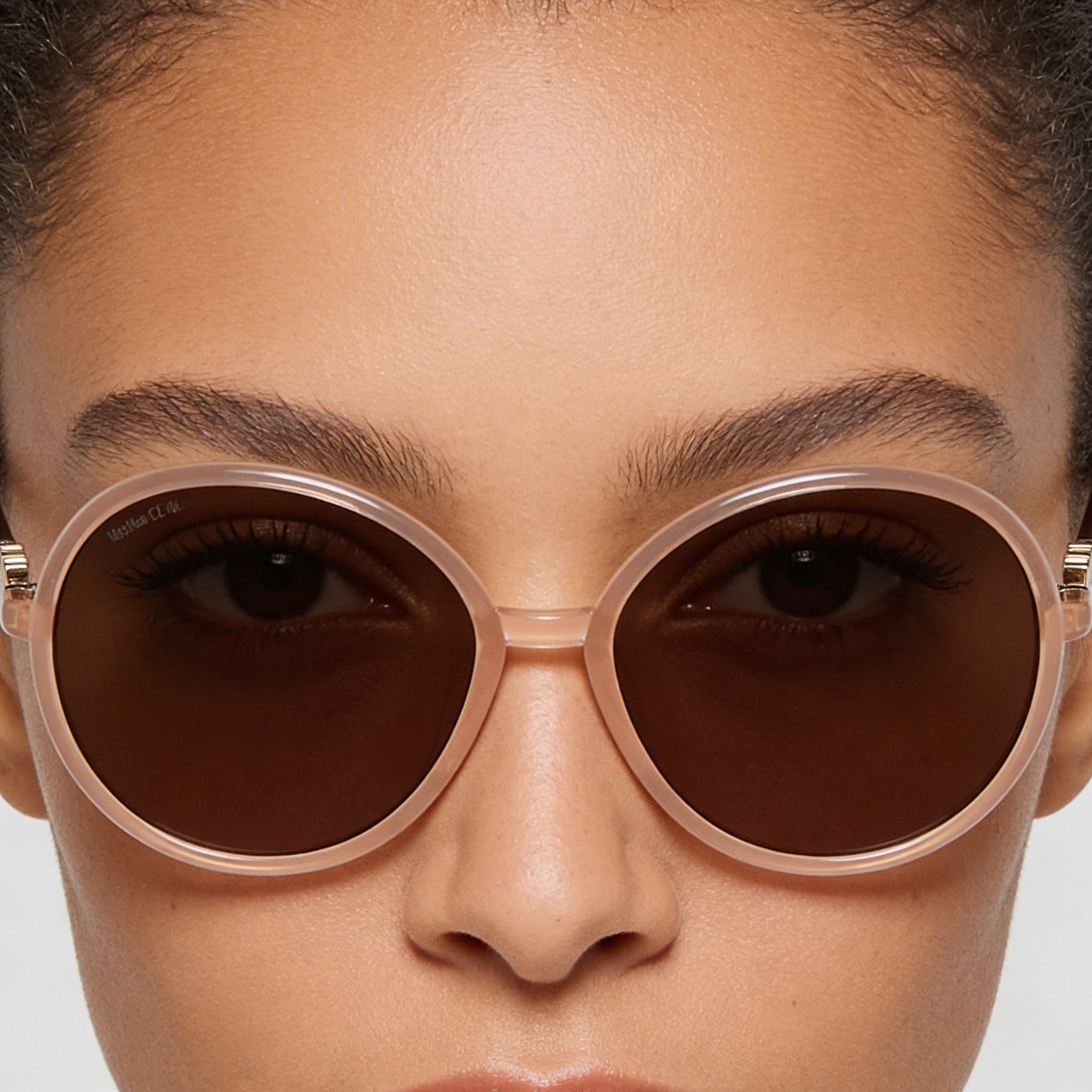 Gafas de sol MaxMara Modern para mujer con montura inyectada beige y lentes degradadas marrones 58-17-140, Photo 5
