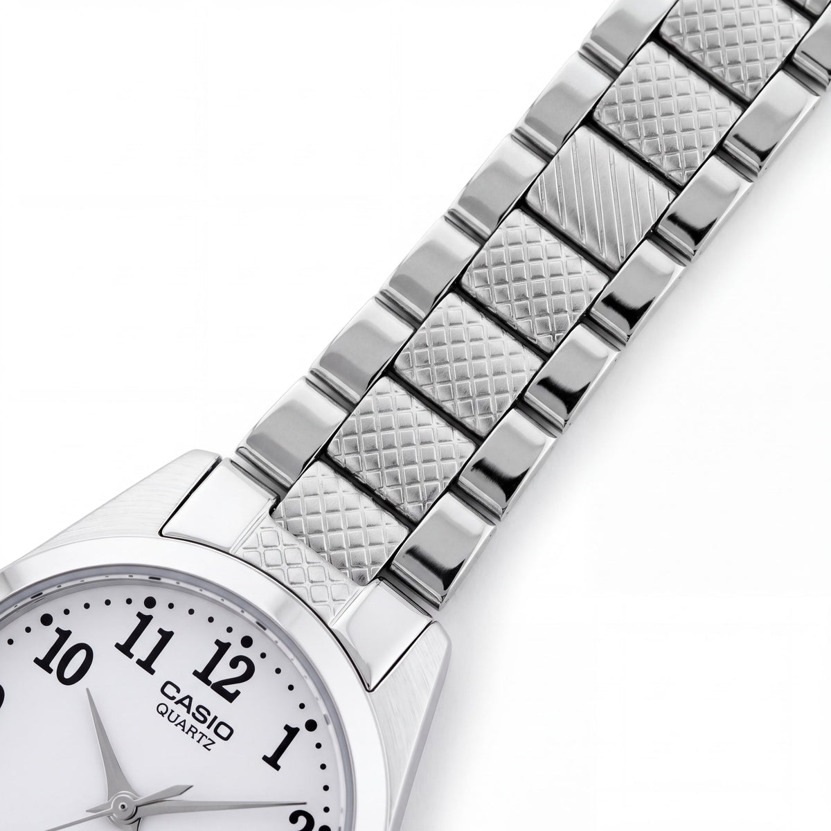 Casio Women's Analogue Silver White Bracelet Watch with Shock Resistance & Water Resistance, 26mm Case, Photo 3
