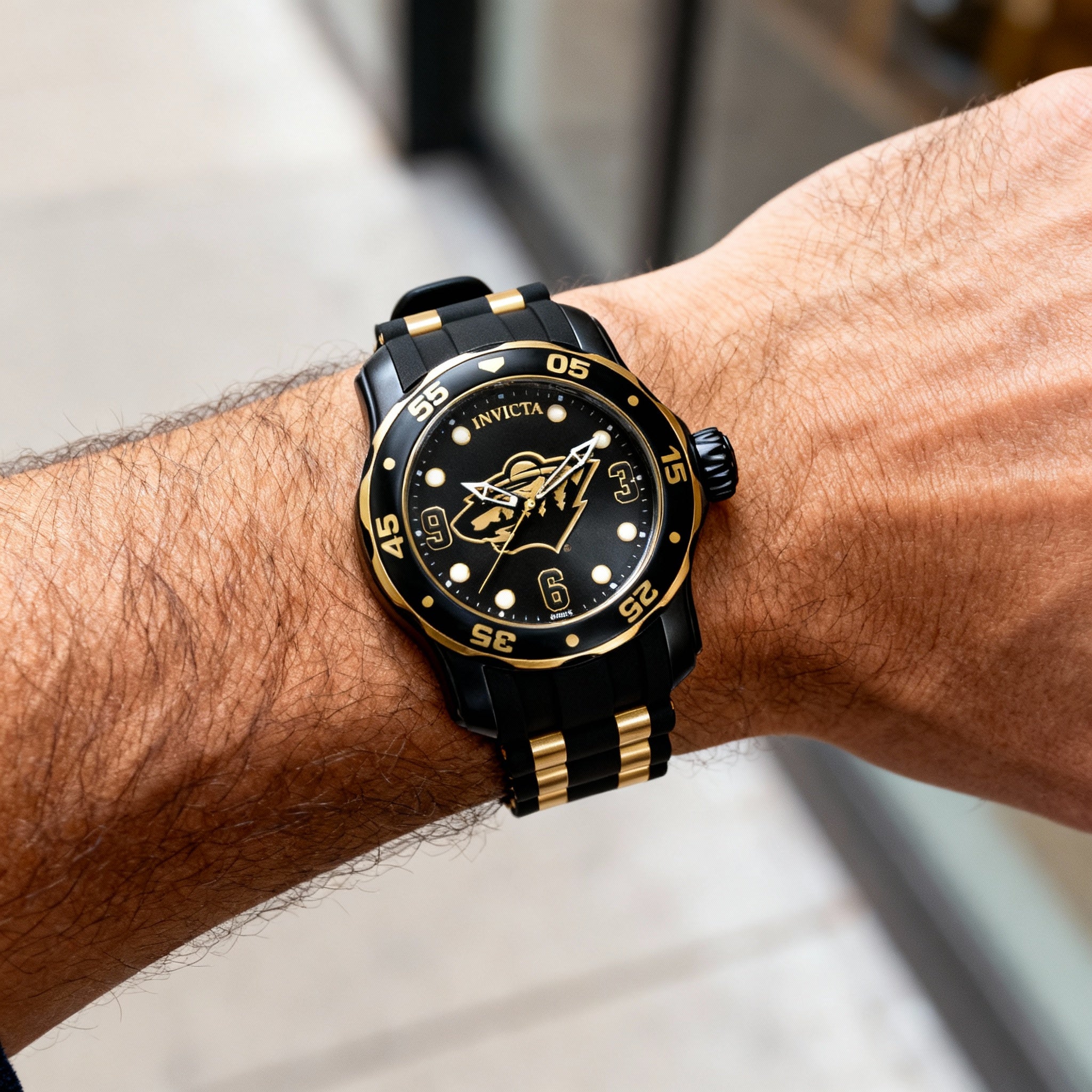 Invicta IN-42317-AMZUK Men's Black & Gold-Tone Quartz Watch with Stainless Steel Case, 48mm, Photo 4