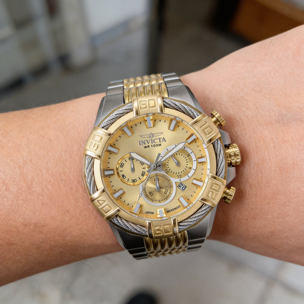 Reloj Invicta Bolt 49902 para hombre, de acero inoxidable plateado, 51 mm, esfera dorada, cuarzo, resistente al agua hasta 10 ATM, 60 segundos