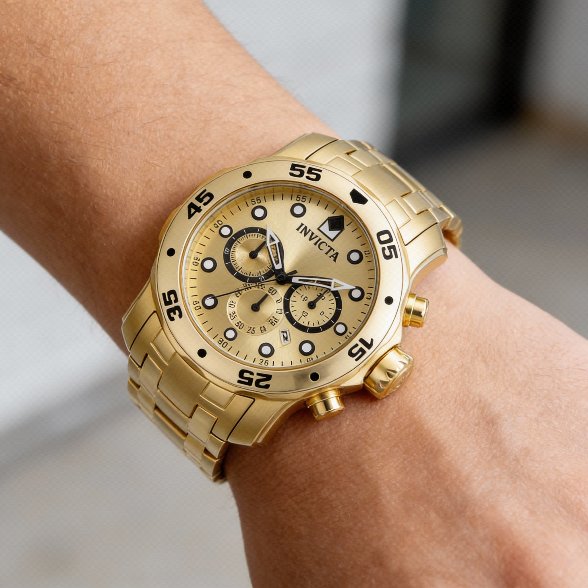 Invicta Diver Quartz Unisex Gold-Tone 18k Gold-Plated Stainless Steel Chronograph Watch, 200M Water Resistant, Photo 3