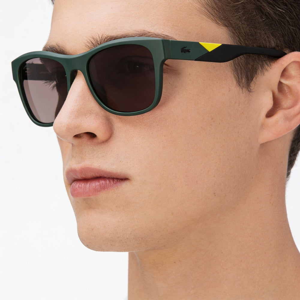 Gafas de sol Lacoste L6043s para hombre, de plástico, con protección UV, montura gris verdoso mate, lentes grises, 56 mm
