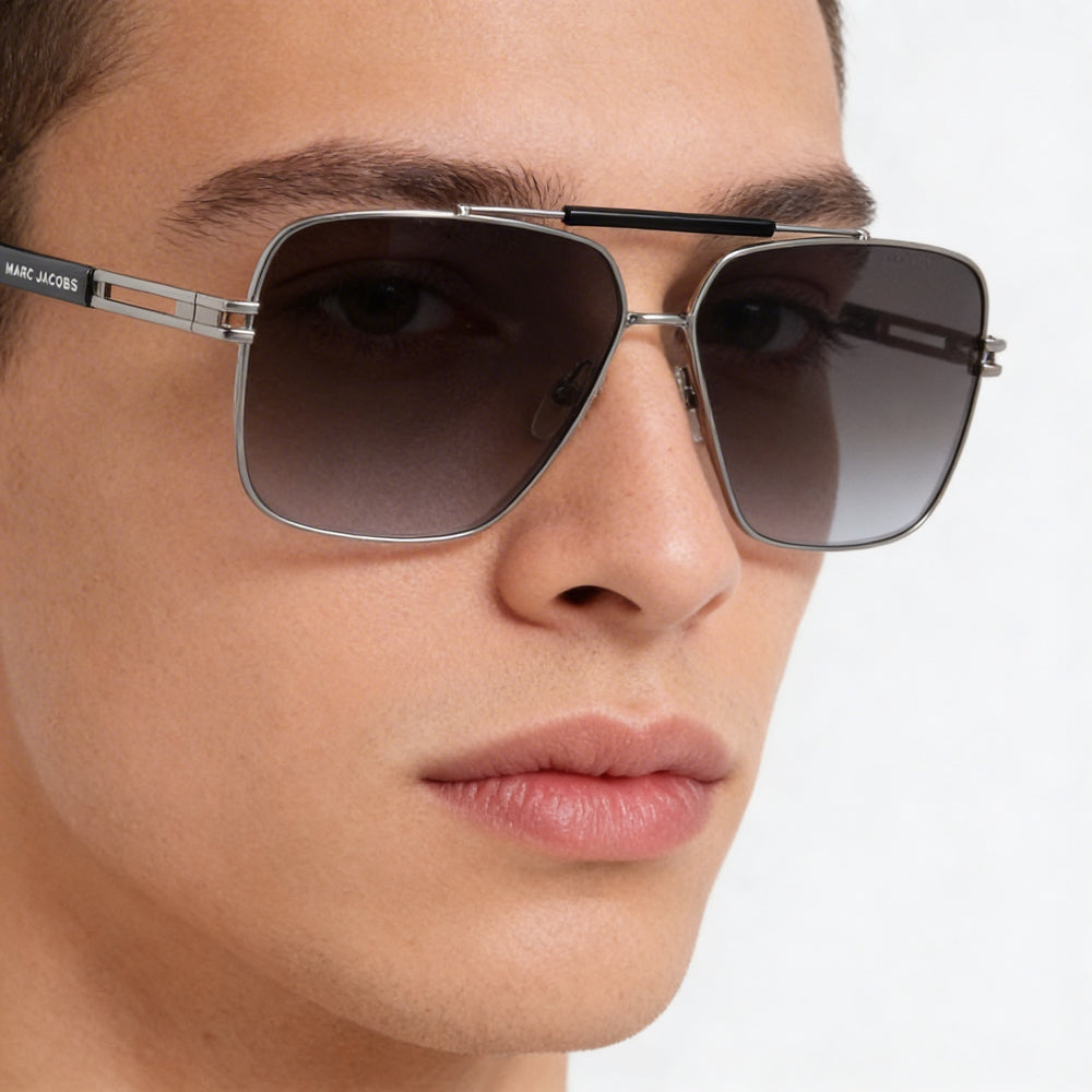 Gafas de sol unisex contemporáneas Marc Jacobs con montura de metal gris y lentes de policarbonato con protección UV de 62 mm