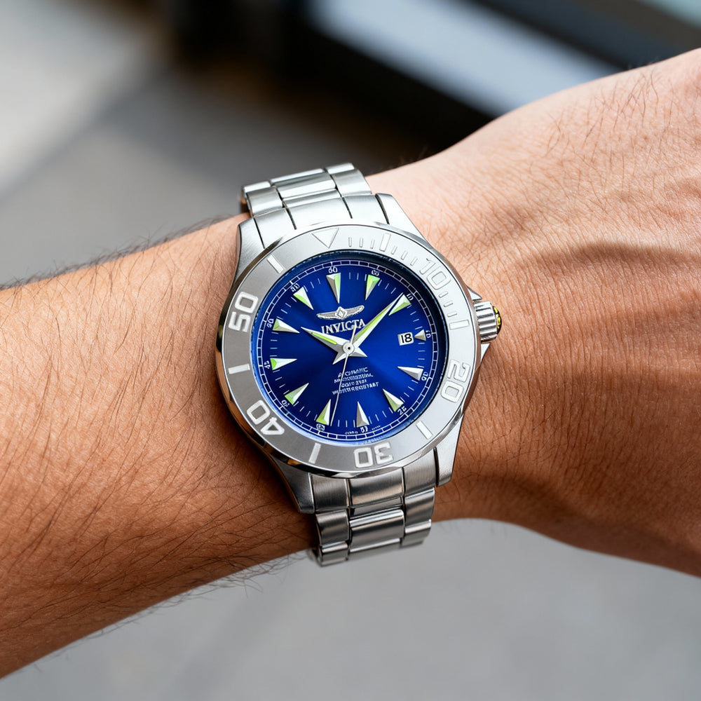 Reloj de pulsera automático Invicta Signature 7035 para hombre, de acero inoxidable, 47 mm, luminoso, resistente al agua y esfera azul.