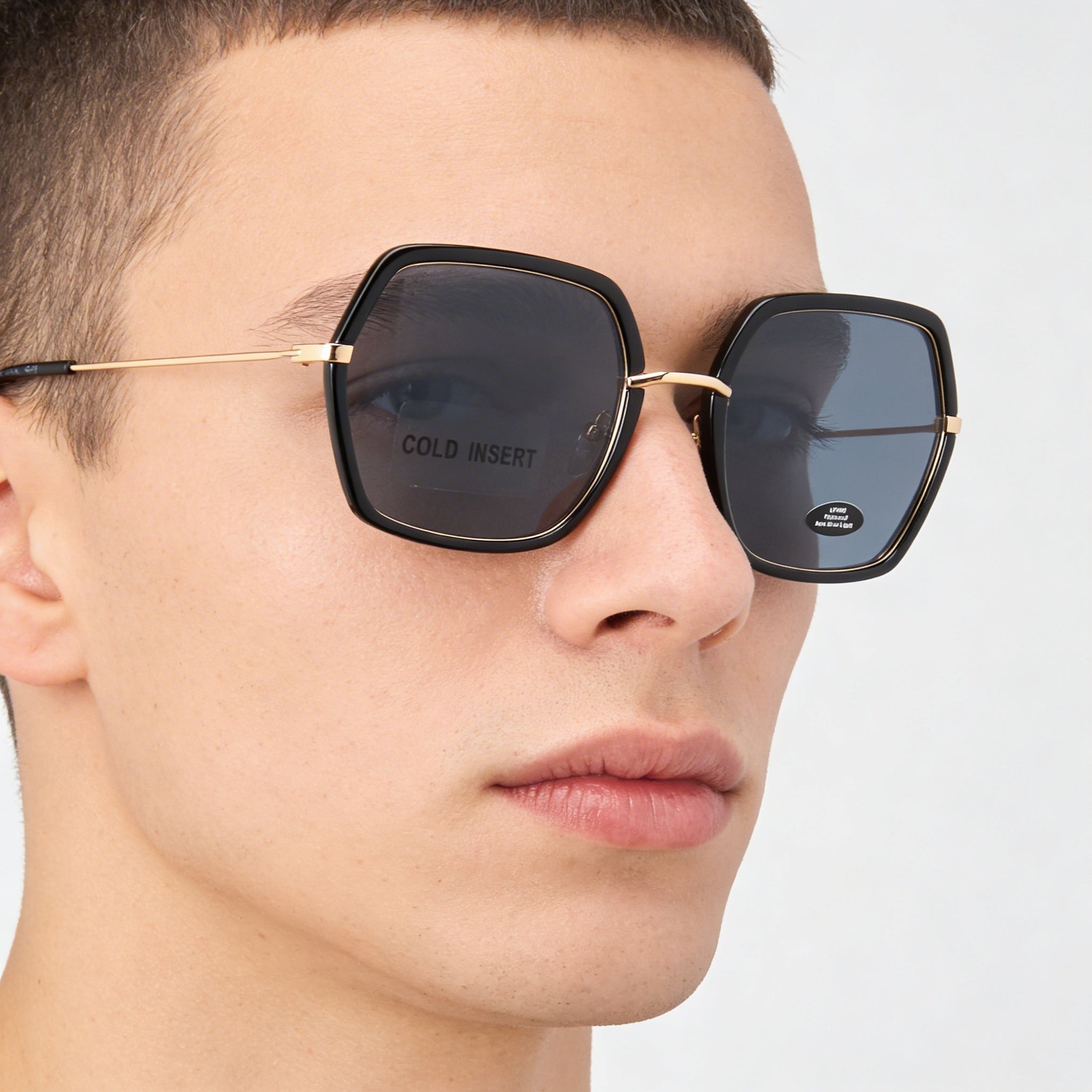 PRIVÉ REVAUX No Concept Gafas de Sol Cuadradas Unisex de Acero Inoxidable Negras con Protección UV Gris 57 mm, Photo 3