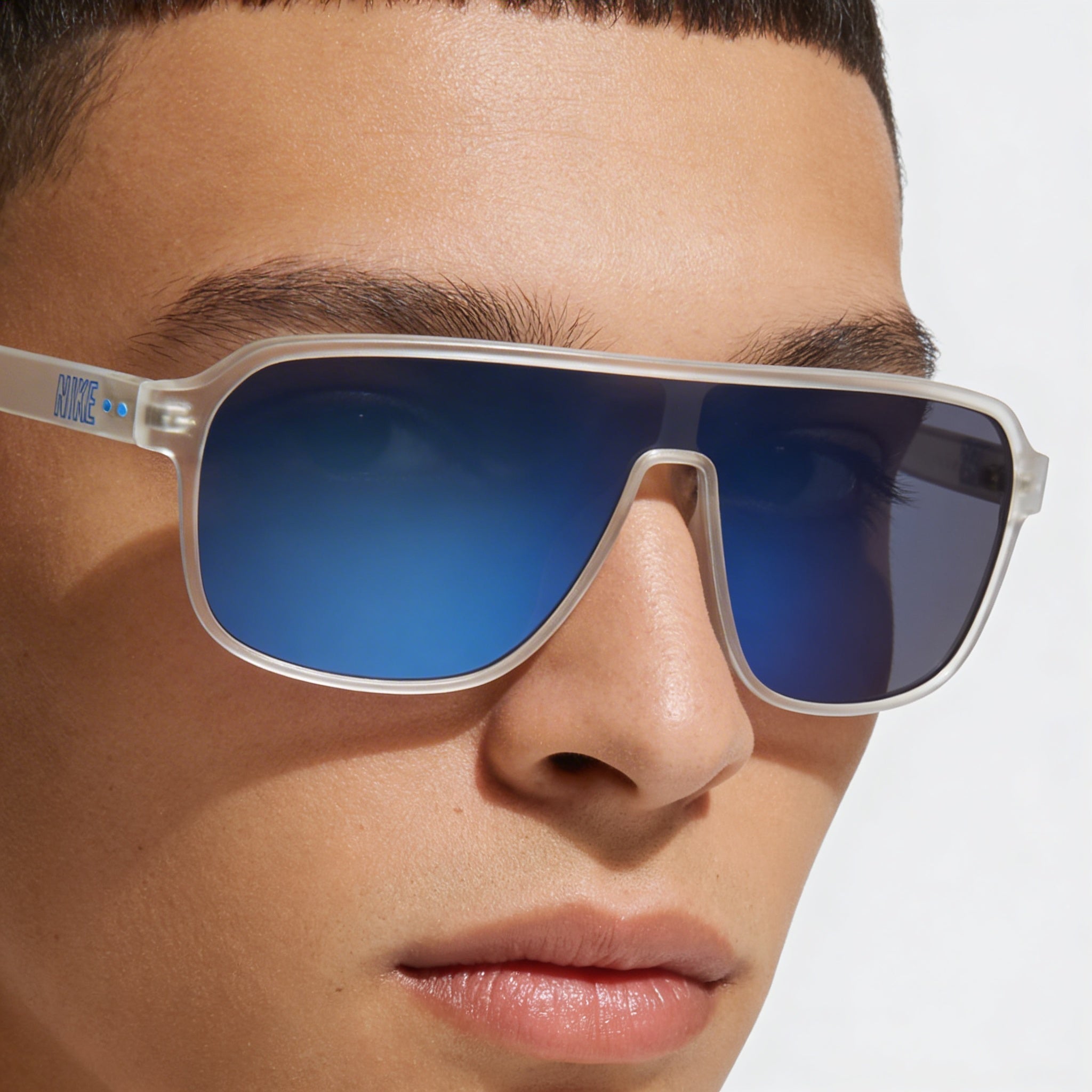 Gafas de sol Nike Vintage Flyer unisex de plástico con espejo, lentes mate, transparentes, gris y azul, 100 % protección UV, 64 mm, Photo 4