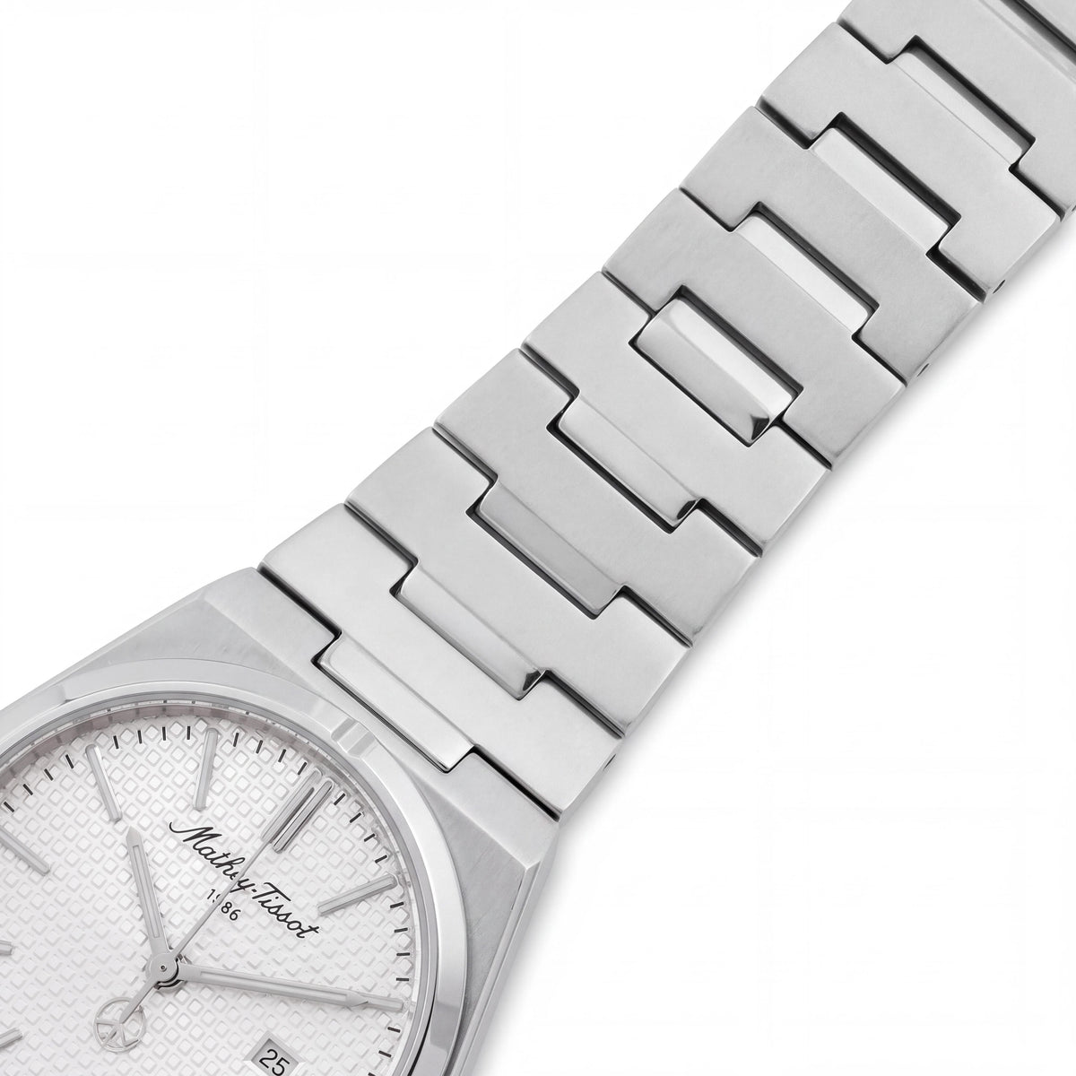 Mathey-Tissot D117AS Women's Silver-Tone Stainless Steel Bracelet Quartz Watch with Silver Dial 36mm, Photo 3