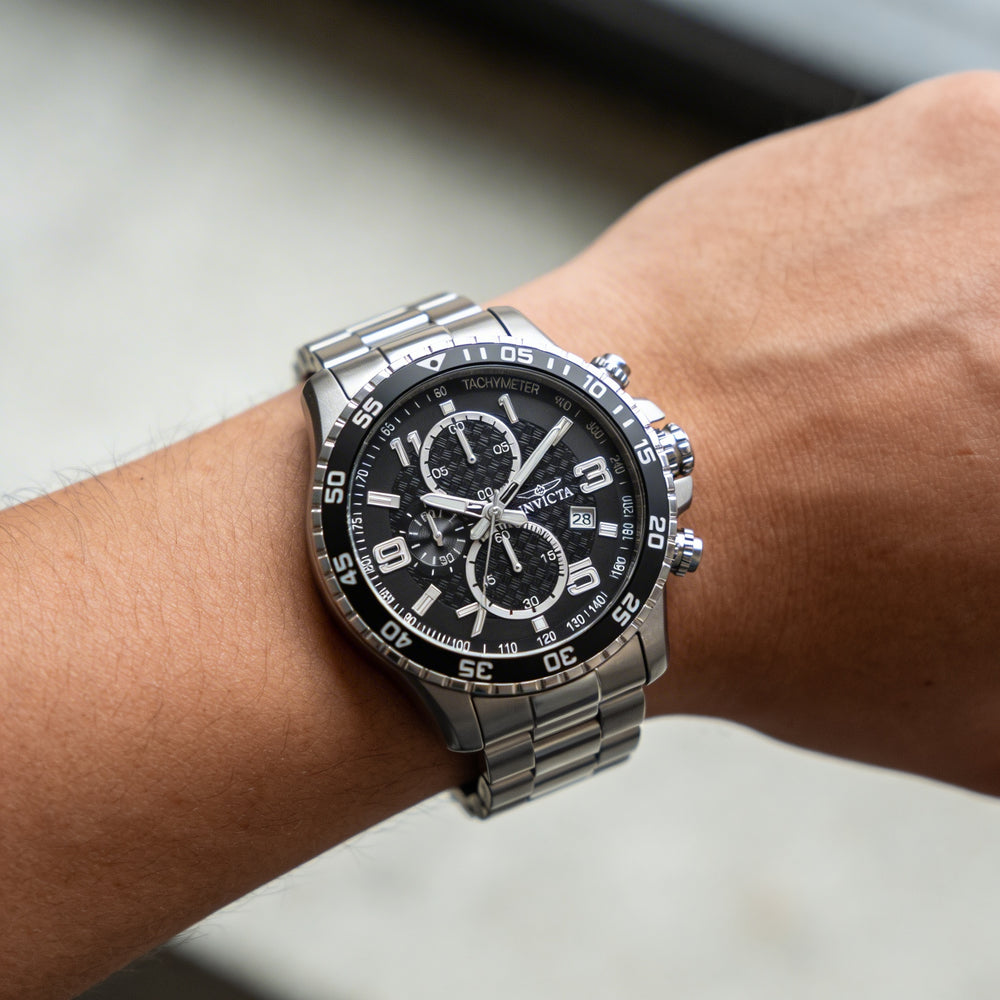 Reloj de cuarzo Invicta Specialty Collection 37146 para hombre, de acero inoxidable gris plateado y esfera negra, 45 mm