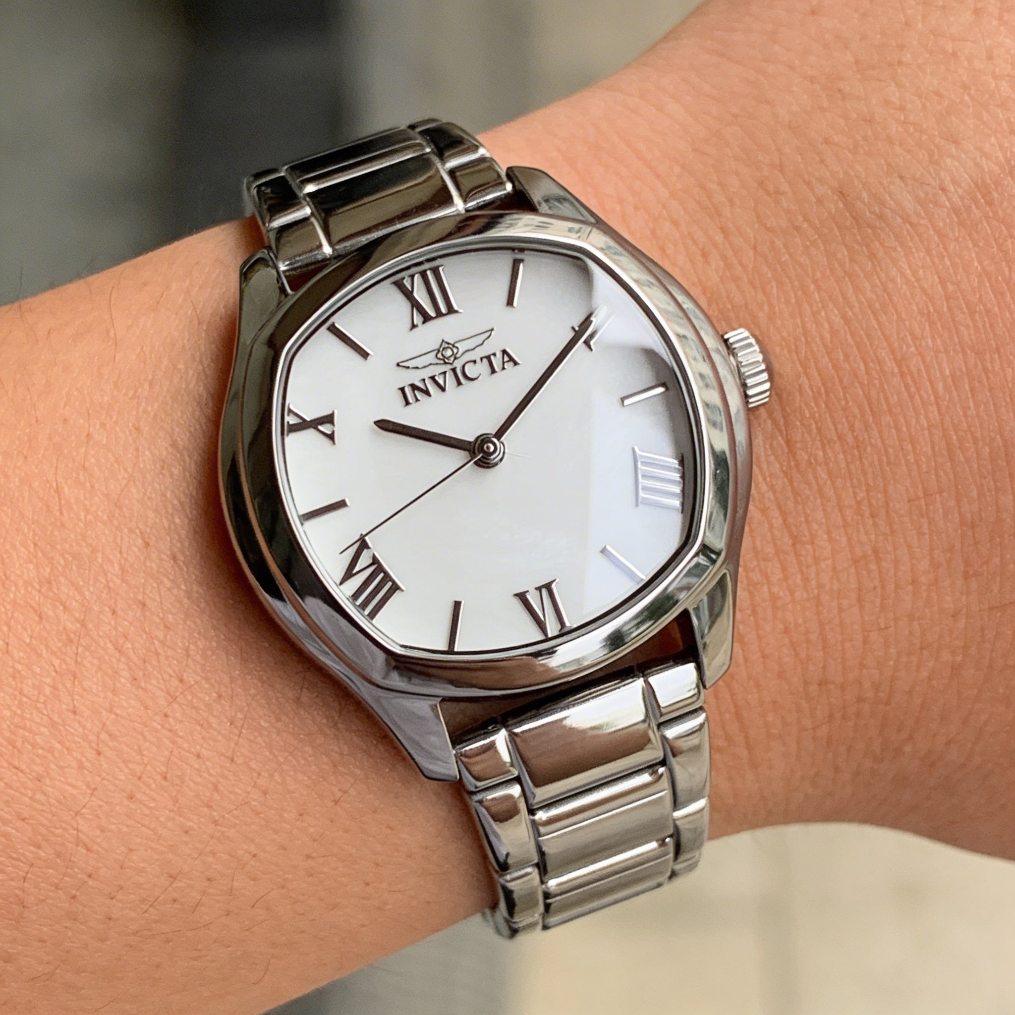 Invicta Classic Unisex Steel Watch with Bezel Markings, Arabic Numerals, Water Resistant 30m, Photo 4