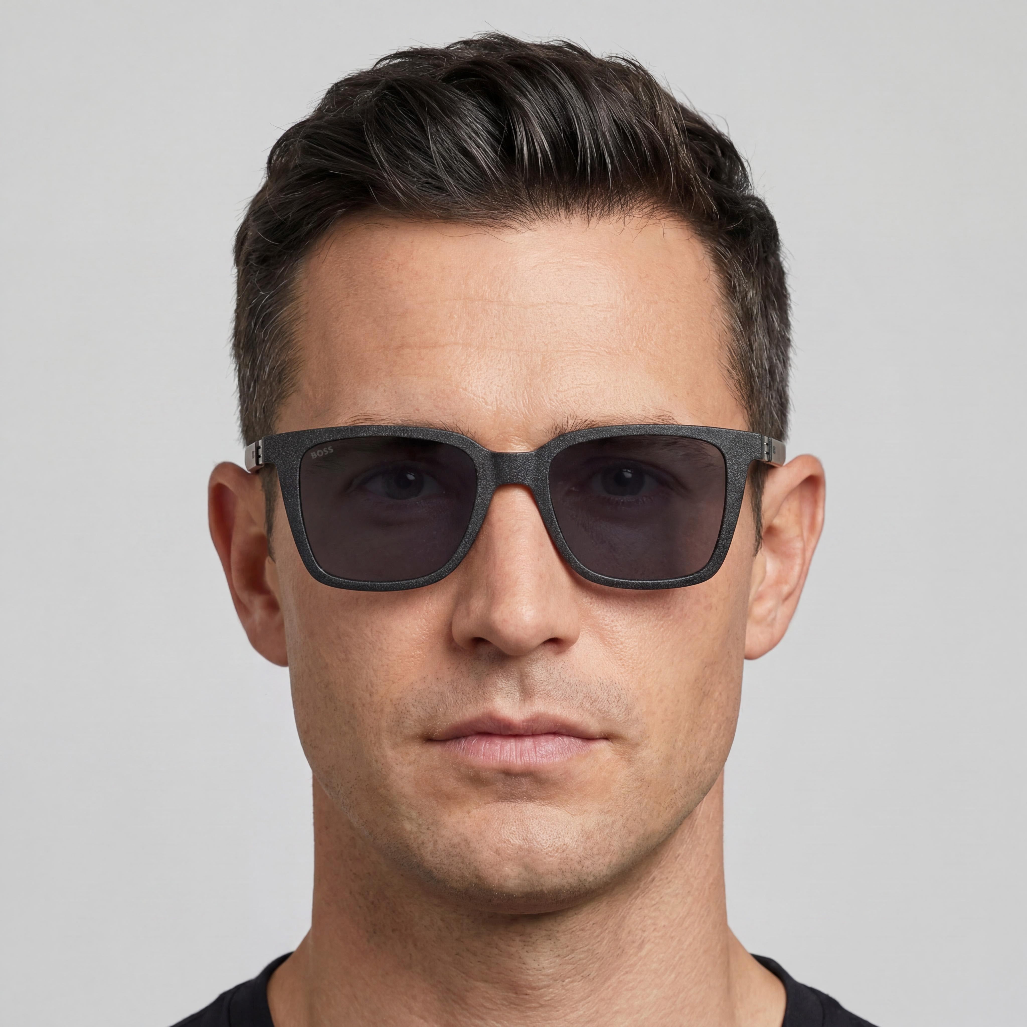 Hugo Boss Men's Functional & Comfort Plastic Black Beige Grey Rectangular Frame Grey Lens 53mm Sunglasses, Photo 4