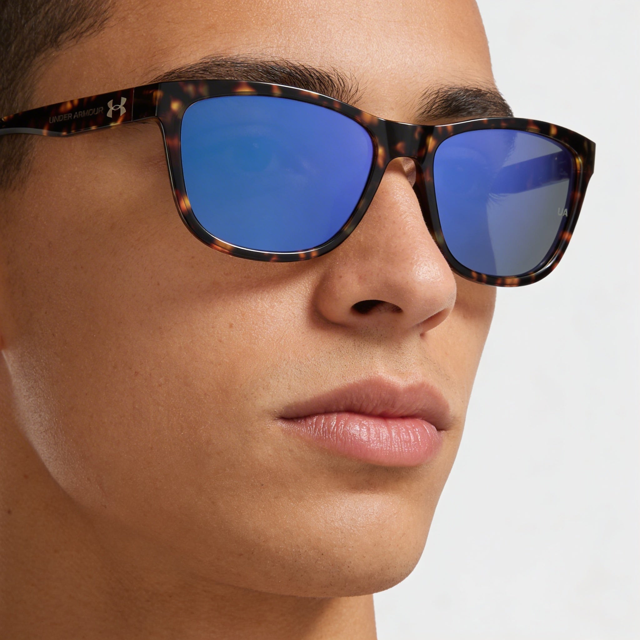 Gafas de sol unisex Under Armour UA PLAY UP de poliamida Grilamid Havana con lentes violetas multicapa, protección UV, 55 mm, Photo 4