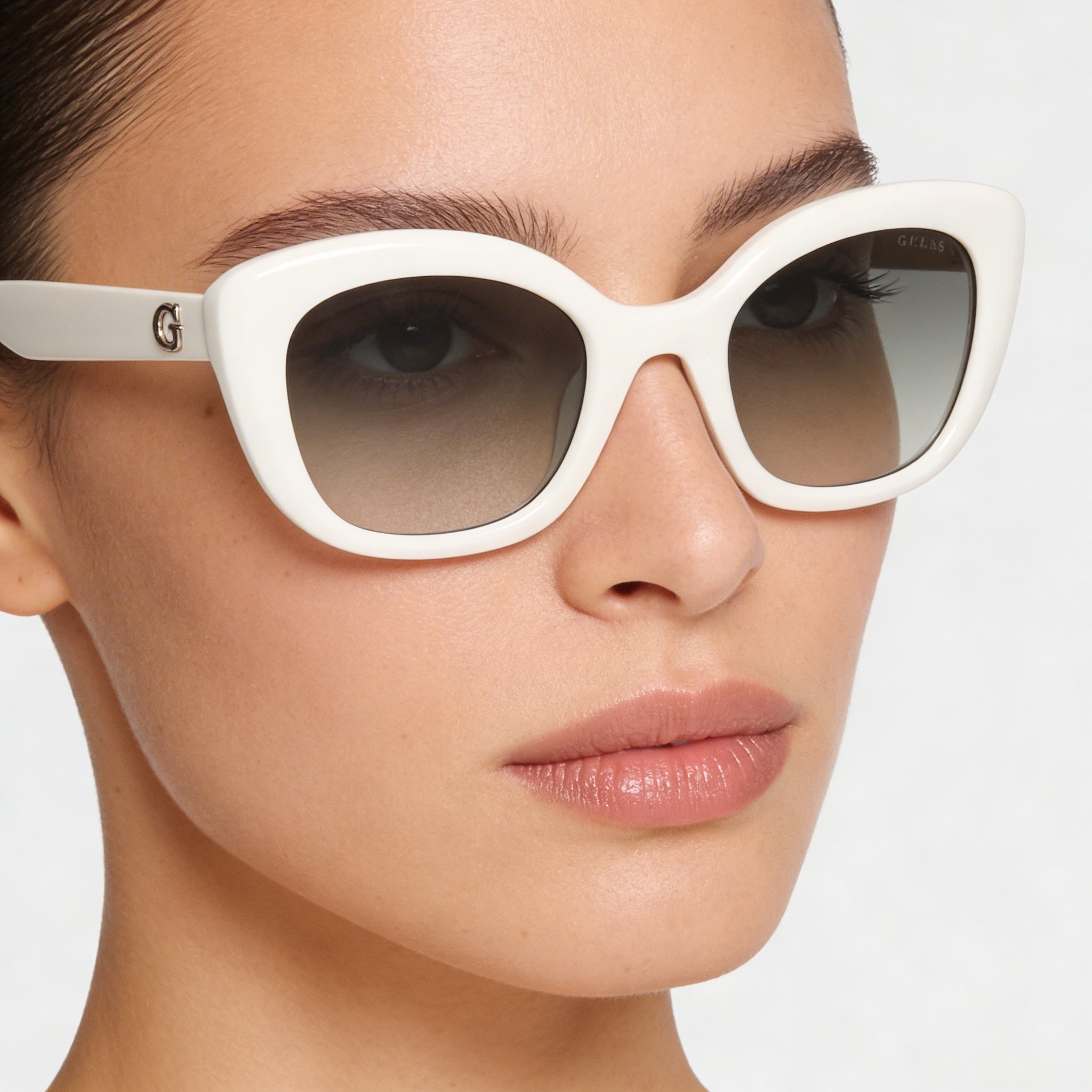 GUESS Bubble Gafas de Sol Plásticas Ojo de Gato Mujer Montura Blanca Brillante Lentes Verdes Degradados Protección UV 51mm, Photo 3