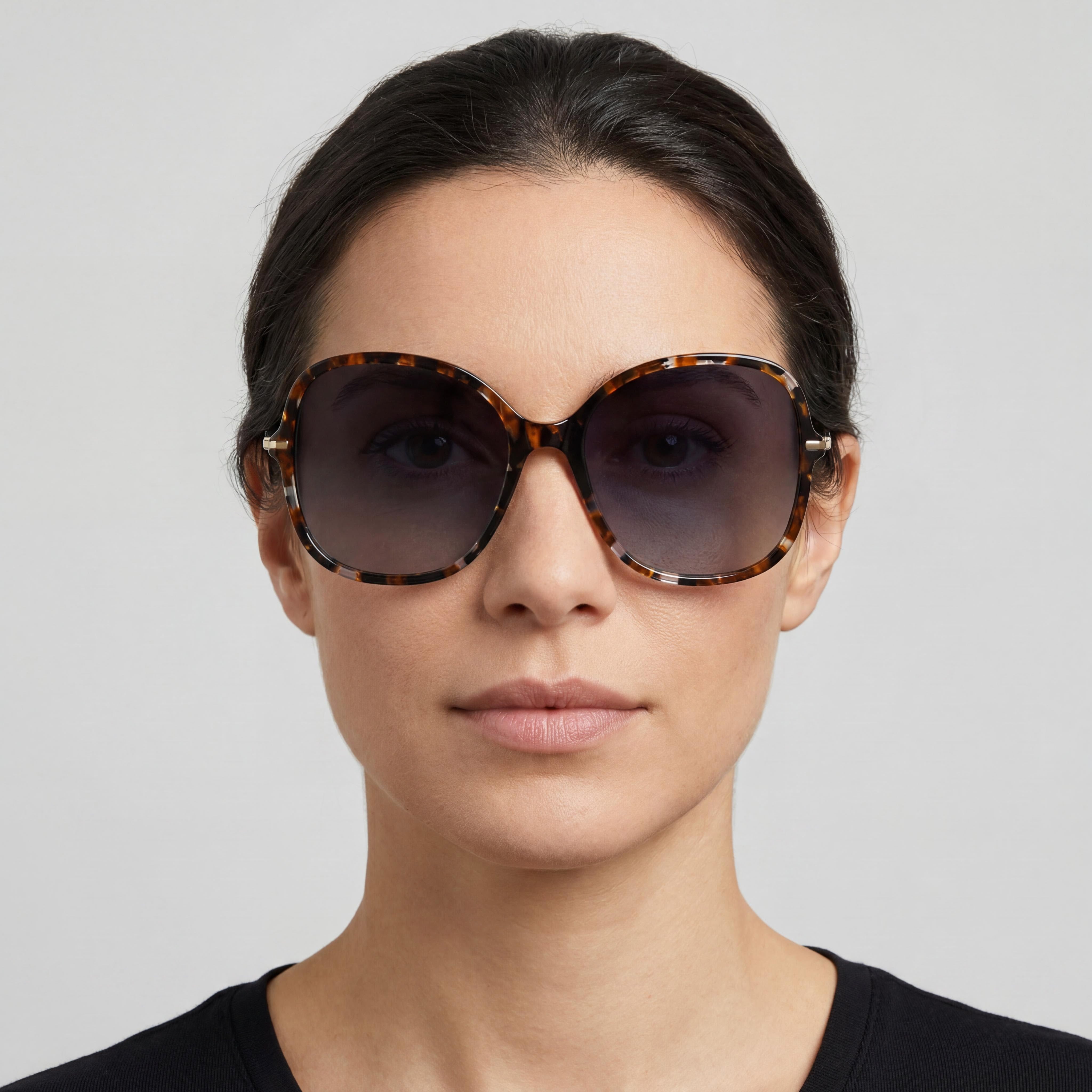 Carolina Herrera Casual Women's Black Havana Gold Acetate Non-Polarized Sunglasses, Bridge 18mm, Temple 135mm, Photo 3