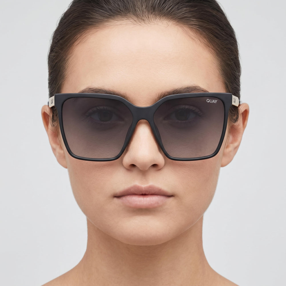 QUAY AUSTRALIA Level Up Remixed Gafas de Sol Polarizadas para Mujer con Montura Combinada Negra Mate y Lente Ahumada 149mm