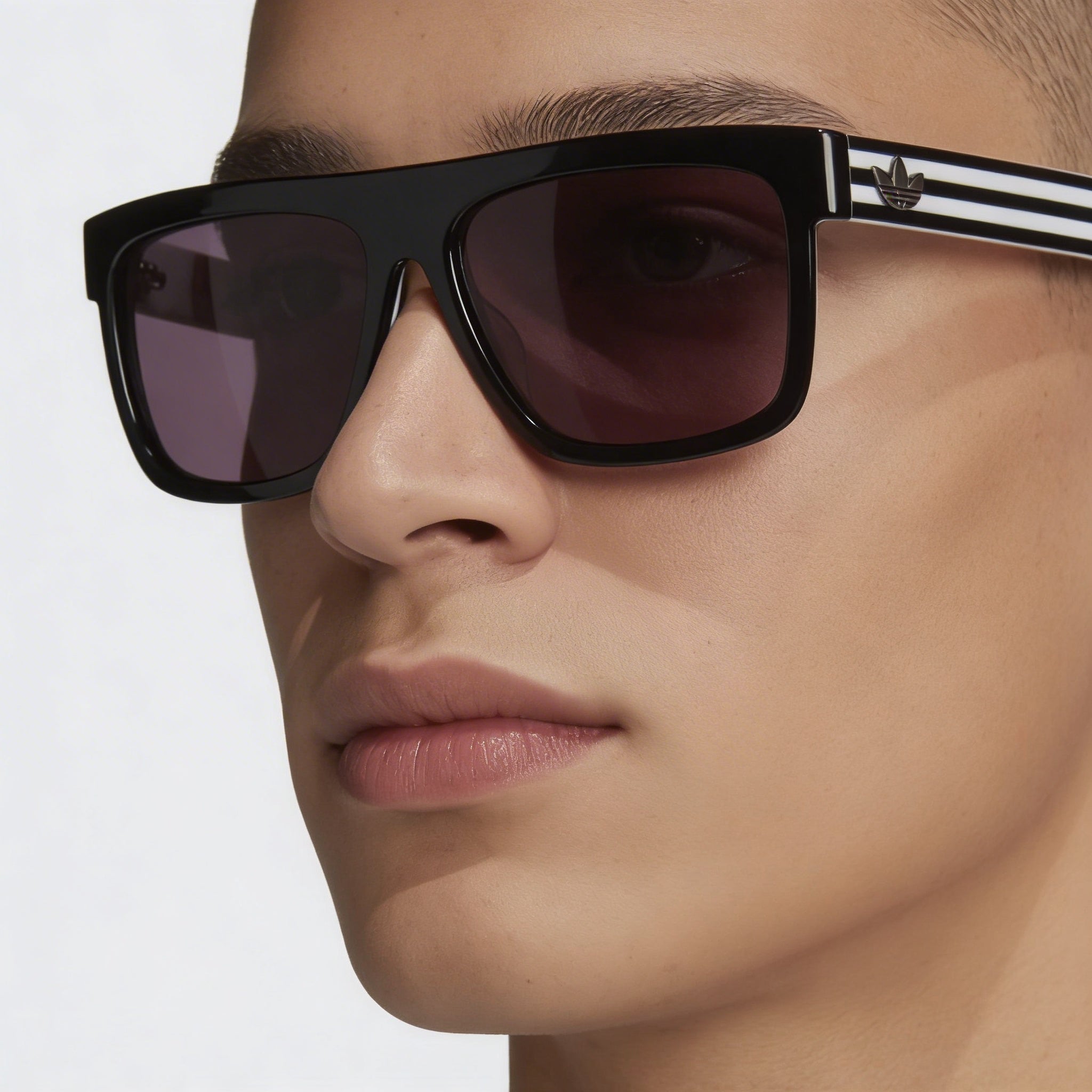 Gafas de sol unisex rectangulares de plástico Adidas Originals OR0127, montura negra brillante, lentes negras no polarizadas, 100 % protección UV, 56 mm, Photo 4