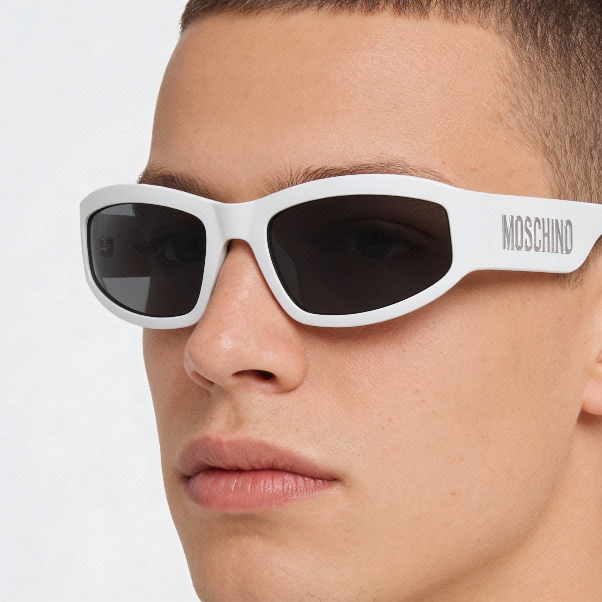 Moschino Casual Men's Polyamide Sunglasses | Matte White Frame | Grey Lenses | Size 60-21-130mm, Photo 5