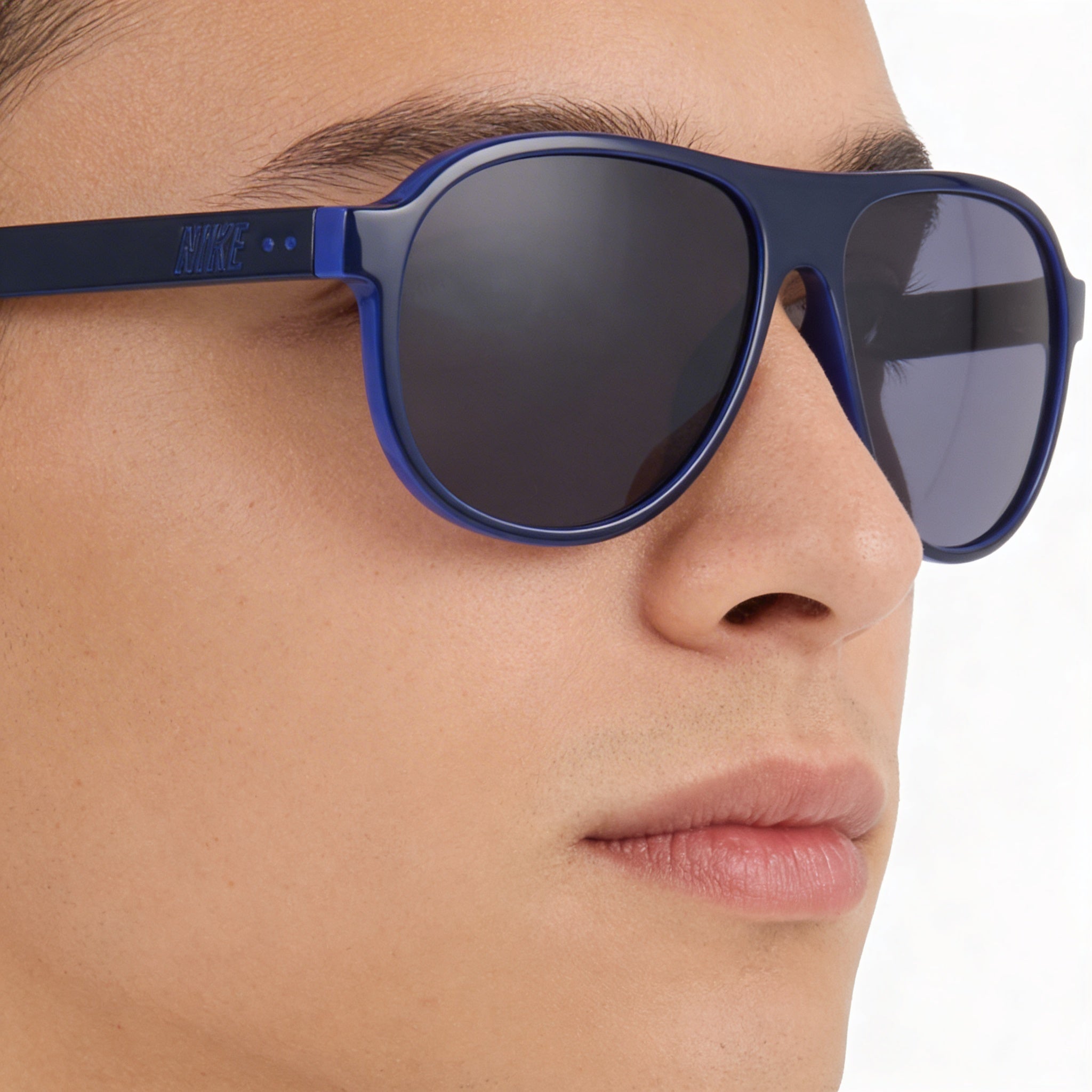 Gafas de sol Nike Vintage Icon unisex, armazón de plástico azul oscuro, 59 mm, protección UV, Photo 4