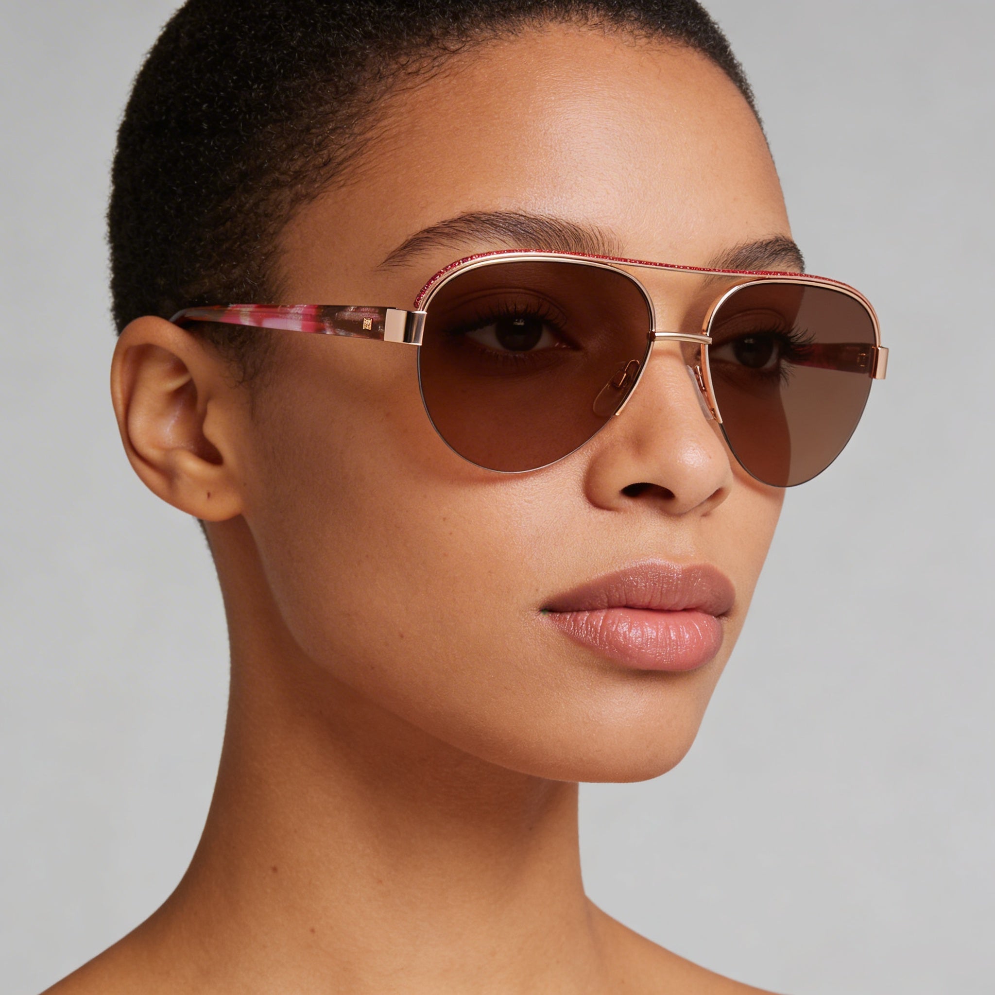 Gafas de sol clásicas bebe para mujer, montura de plástico en oro rosa, lentes no polarizadas en oro rosa con protección UV, Photo 5