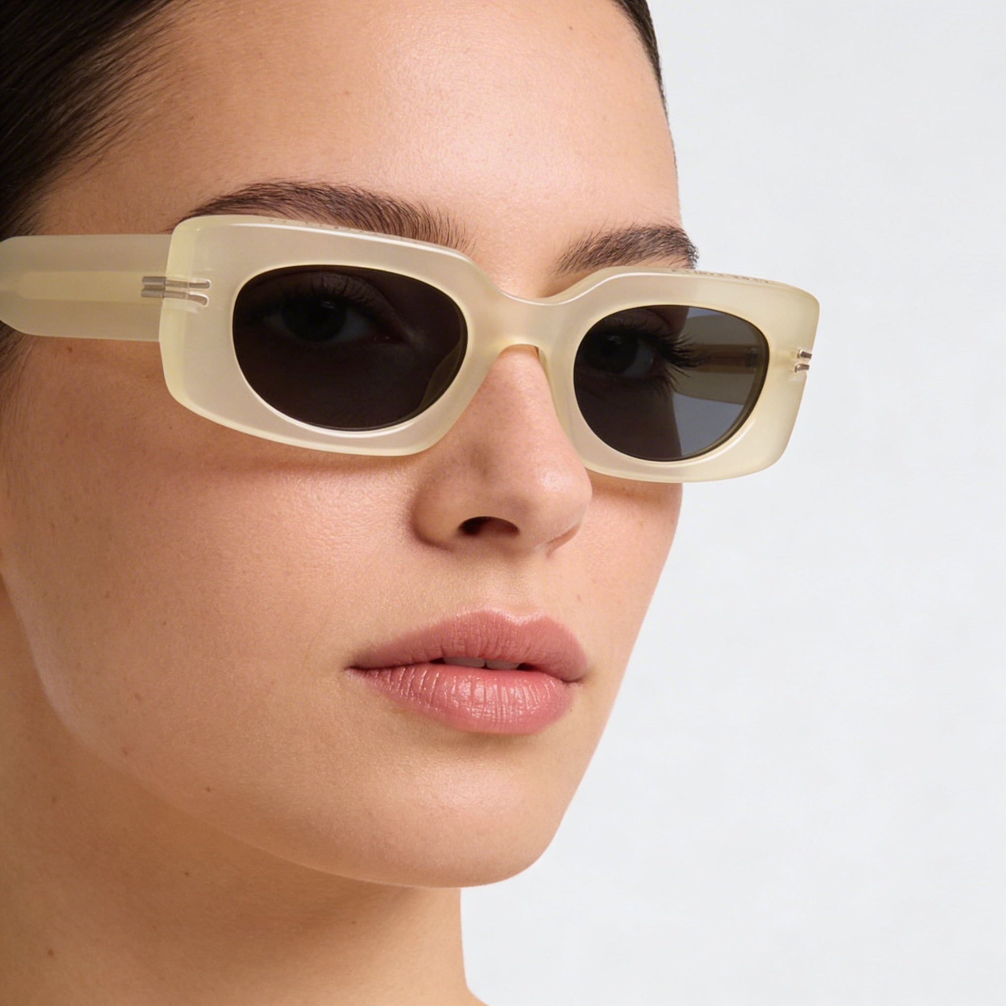 Marc Jacobs Casual Women's Frosted Yellow Acetate Frame with Yellow Polycarbonate Lenses UV Protection 50mm Sunglasses, Photo 5