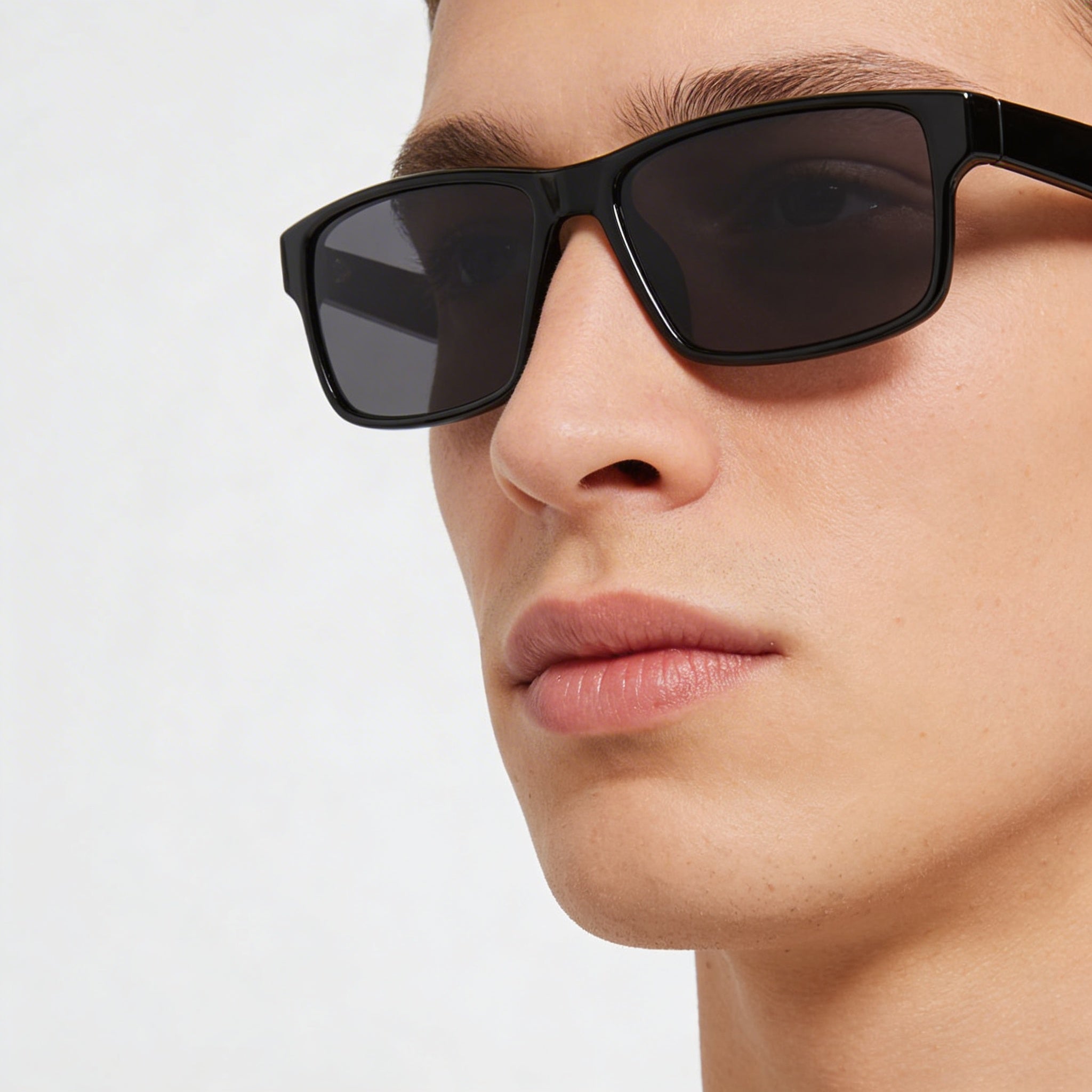 Salvatore Ferragamo SF960S Unisex Black Plastic Frame Grey Lens UV Protected Sunglasses 58mm, Photo 3