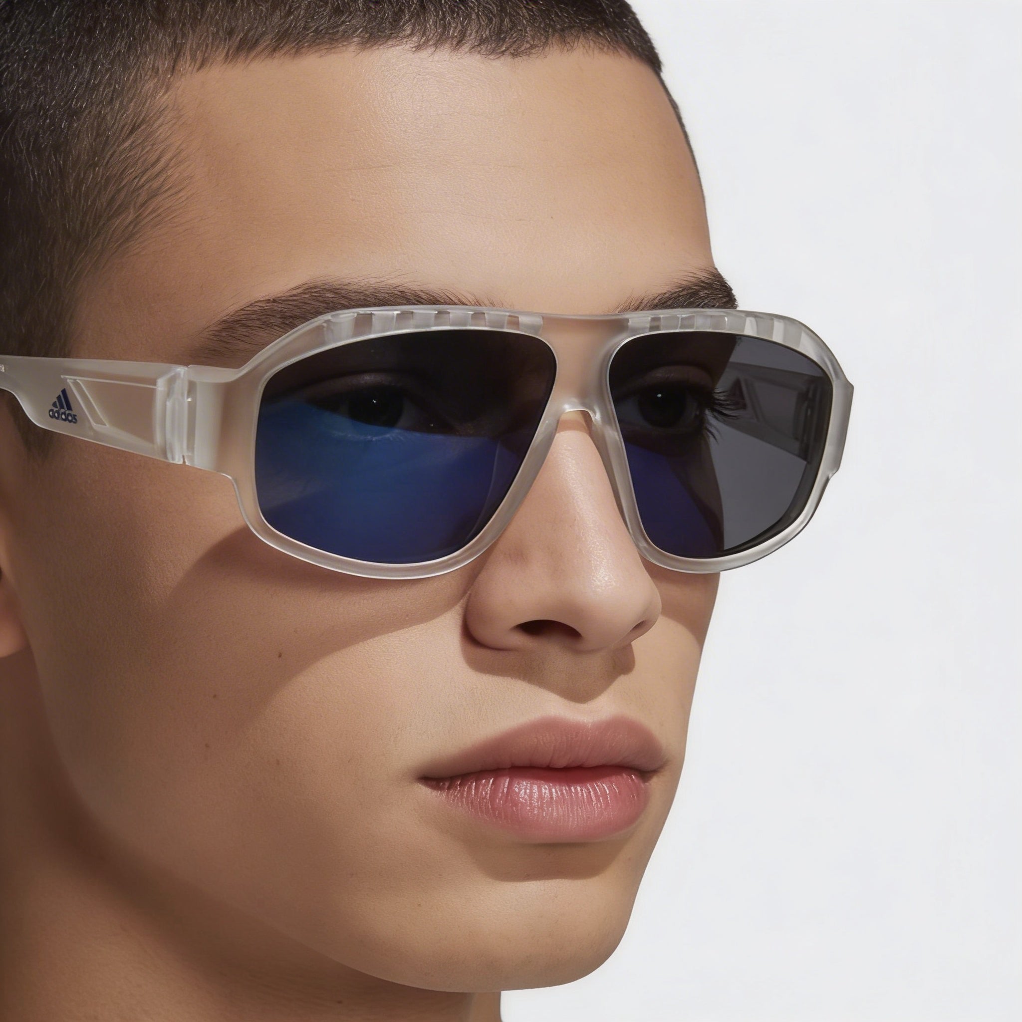 Gafas de sol adidas contemporáneas unisex con montura de plástico transparente, espejo azul y protección UV no polarizada de 62 mm, Photo 4