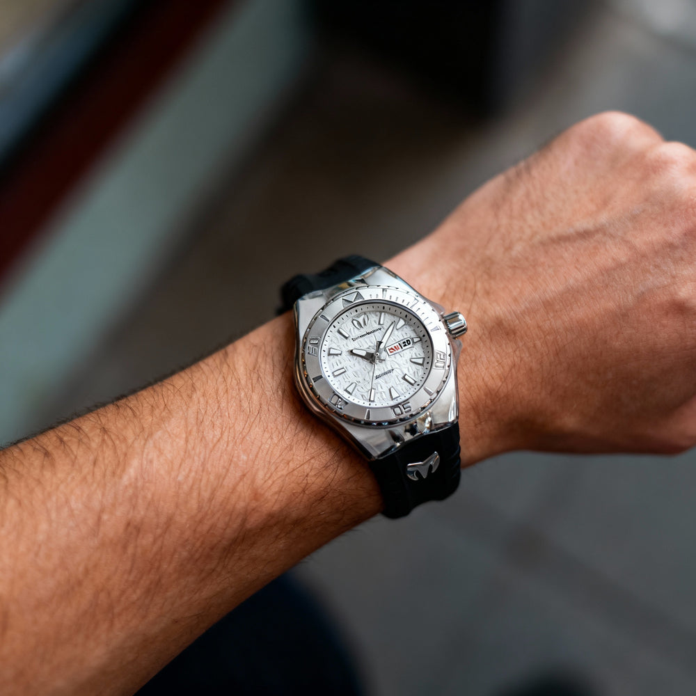 Reloj Technomarine Cruise TM-122016 unisex moderno de 36 mm con caja plateada de silicona y cuarzo, resistente al agua