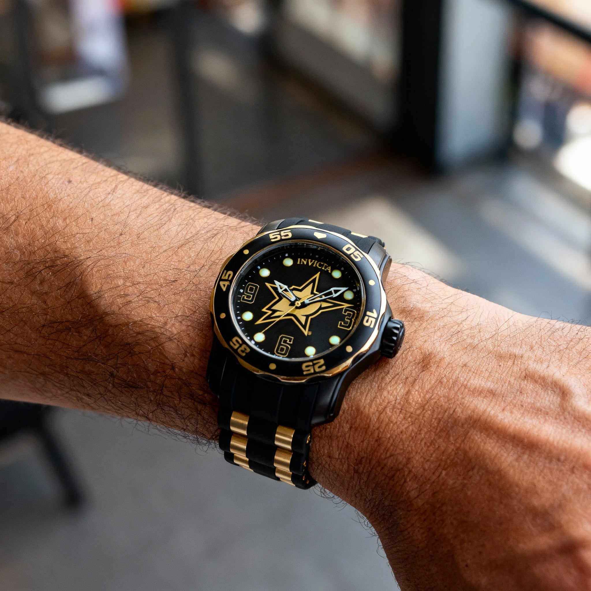 Invicta Men's Pro Diver 42325 Japan Quartz Watch, 48mm Stainless Steel Case, 100m Water Resistant, Photo 4