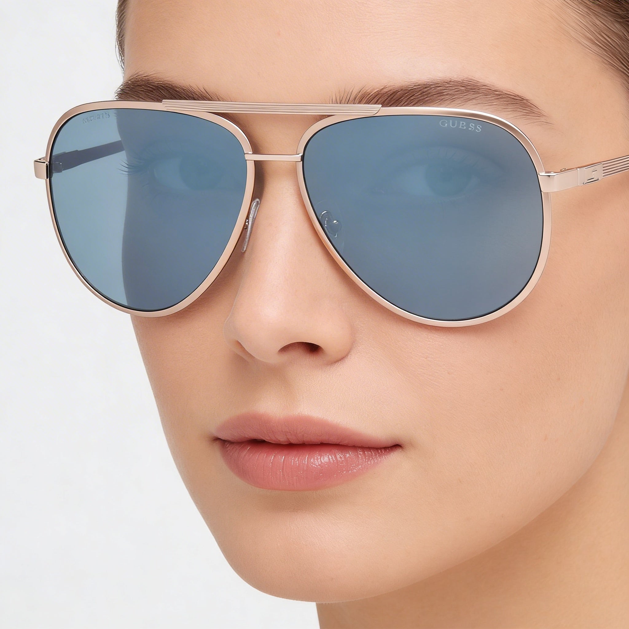 Gafas de sol GUESS Aviator de metal a rayas para mujer, montura dorado pálido, lentes azules, protección UV, sin polarizar, 61 mm, Photo 5