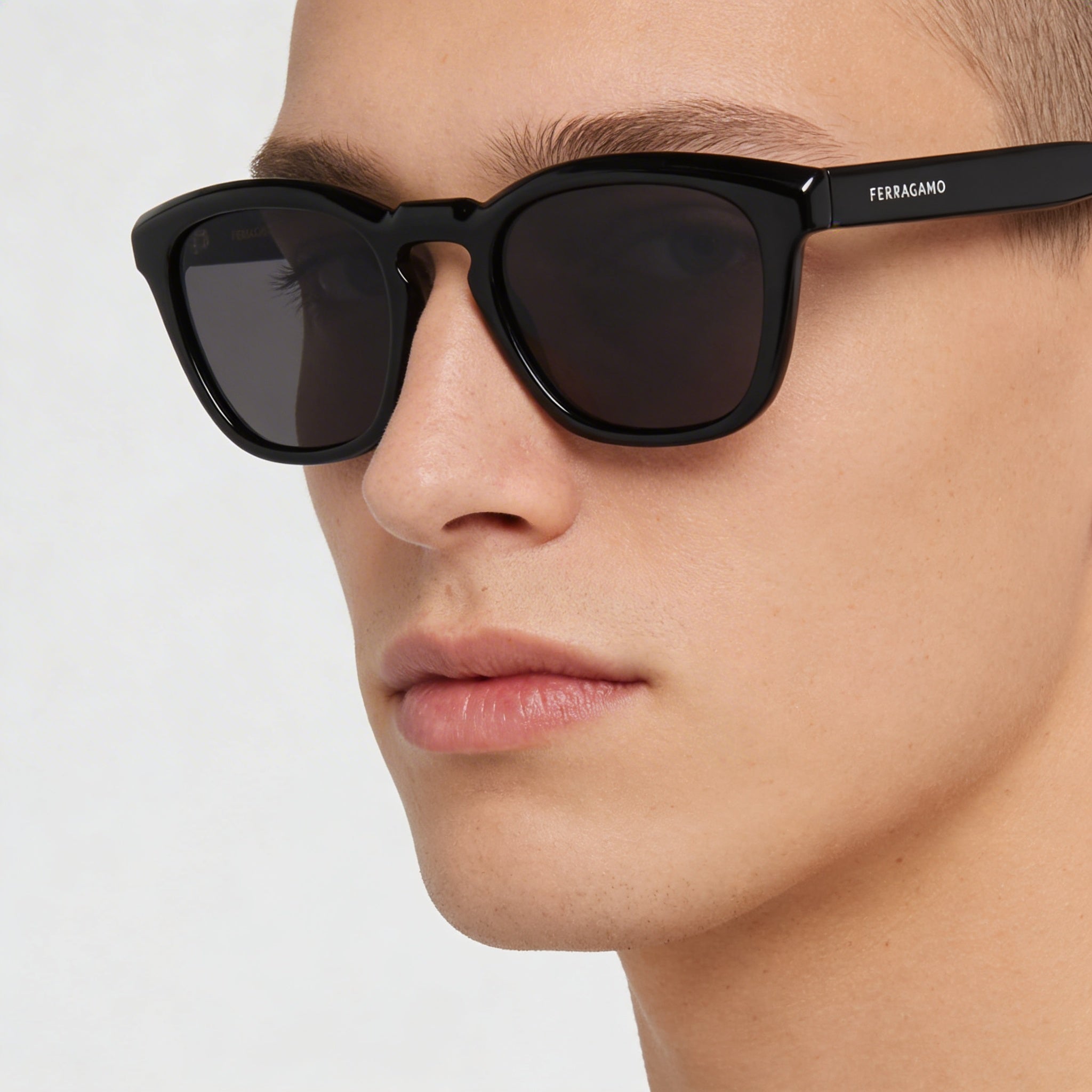 Ferragamo Sf2040se Unisex Eyewear with Black Titanium Frame, featuring Black UV 400 Lenses. Size 50-21-145, Photo 4