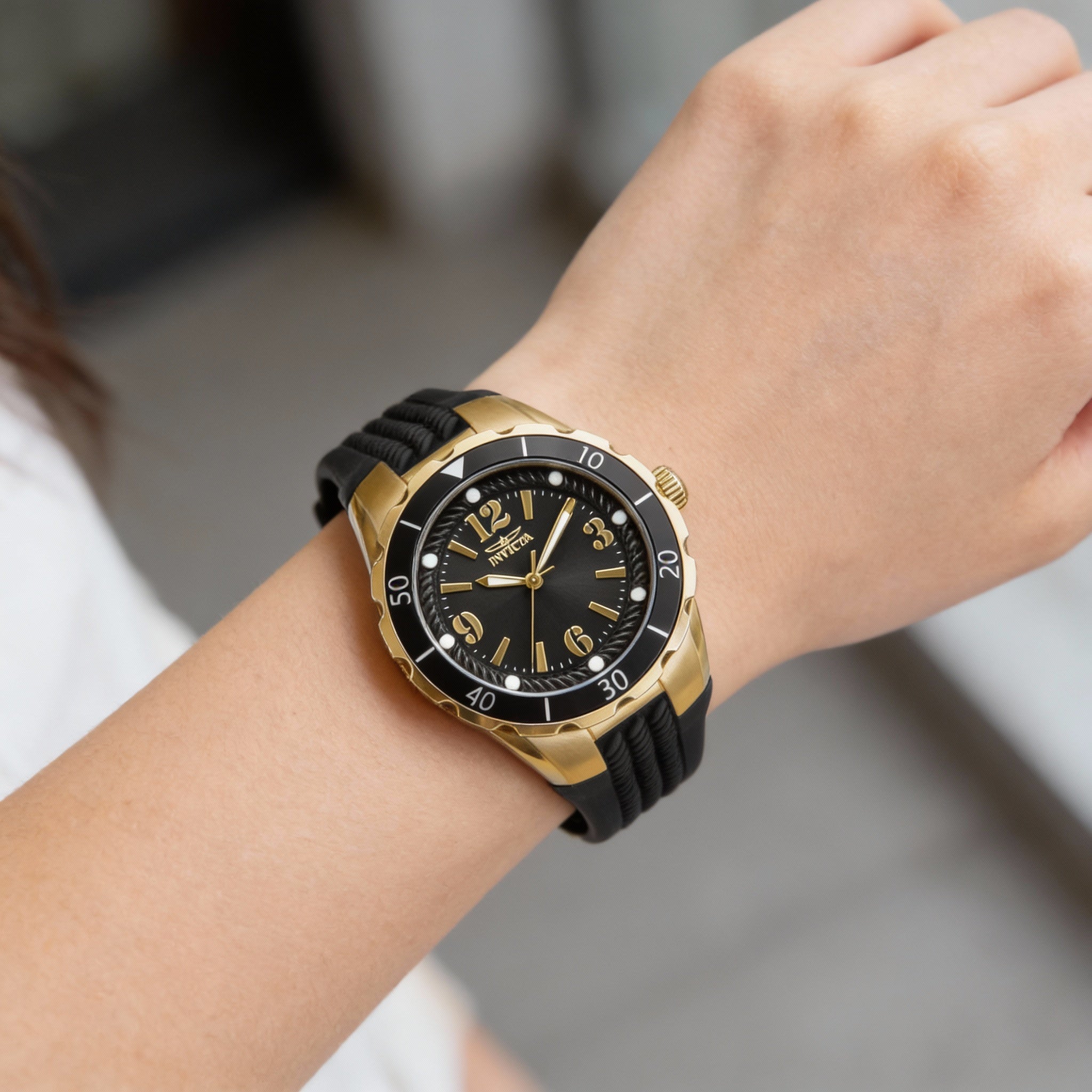 Reloj Invicta Angel 17486 de cuarzo de 38 mm con taquímetro de acero inoxidable en tono negro y dorado para mujer, Photo 3