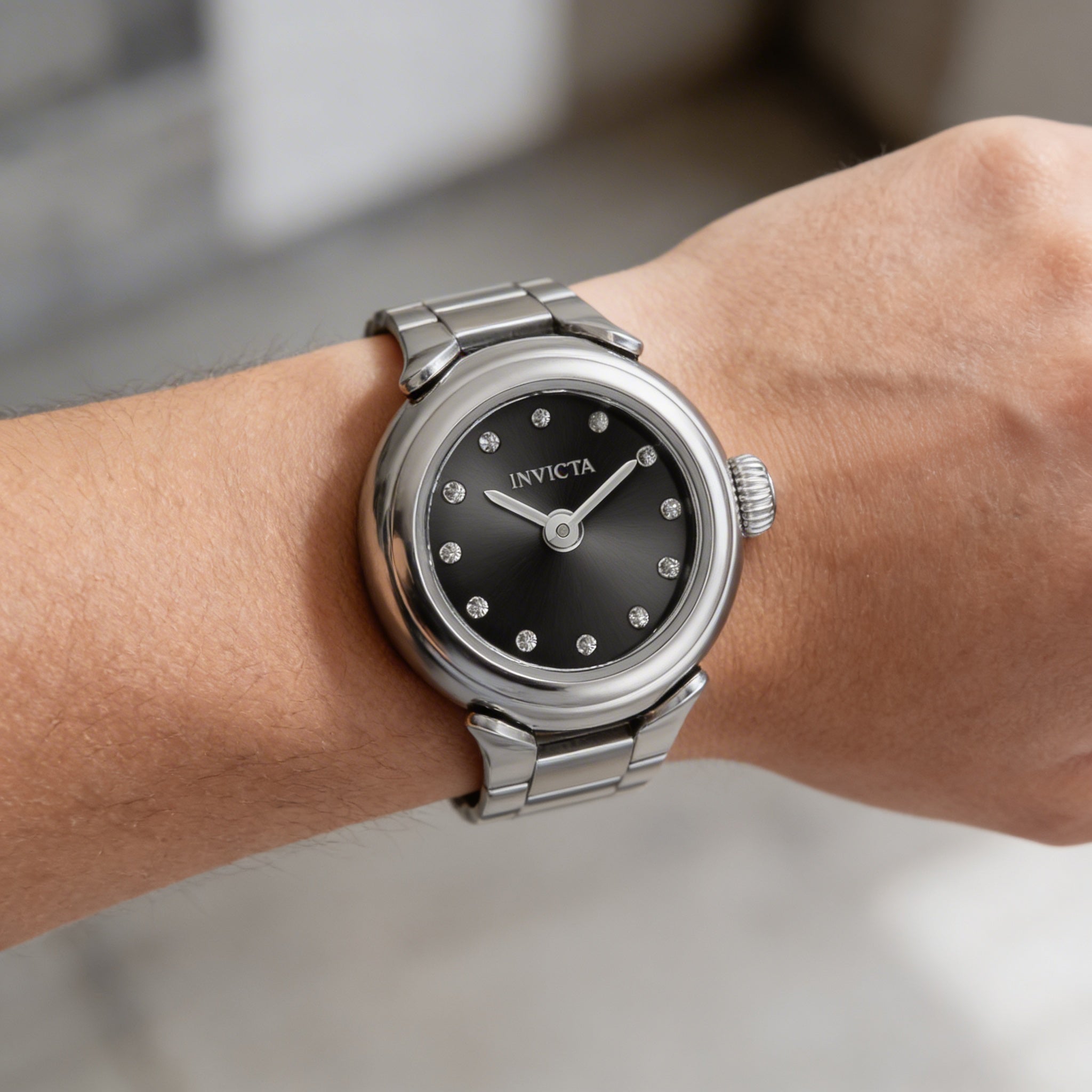 Reloj de cuarzo Invicta Mini 44481 para mujer, caja y pulsera de acero inoxidable de 17 mm, plateado y negro., Photo 3