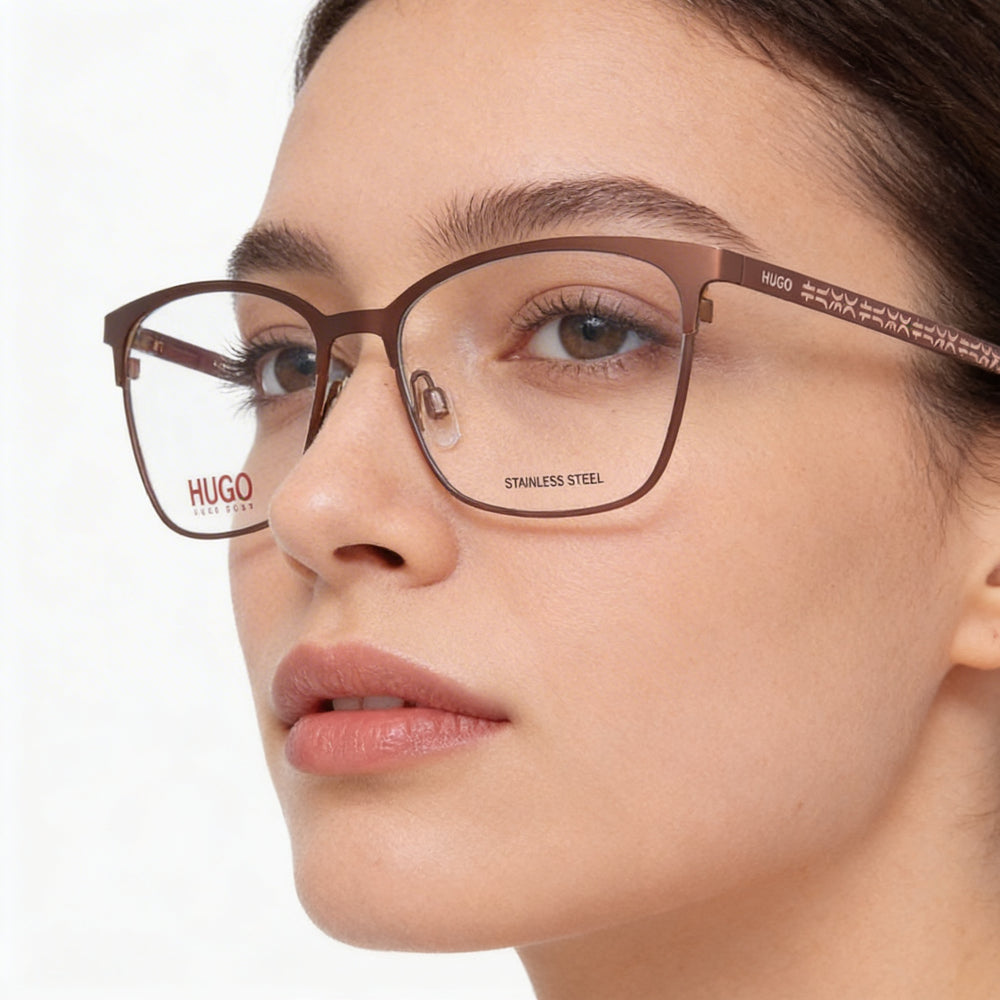 Gafas Hugo Boss de mujer efecto ojo de gato de acero aleado marrón mate, ancho de lente 54 mm, ancho de puente 16 mm, largo de patilla 145 mm
