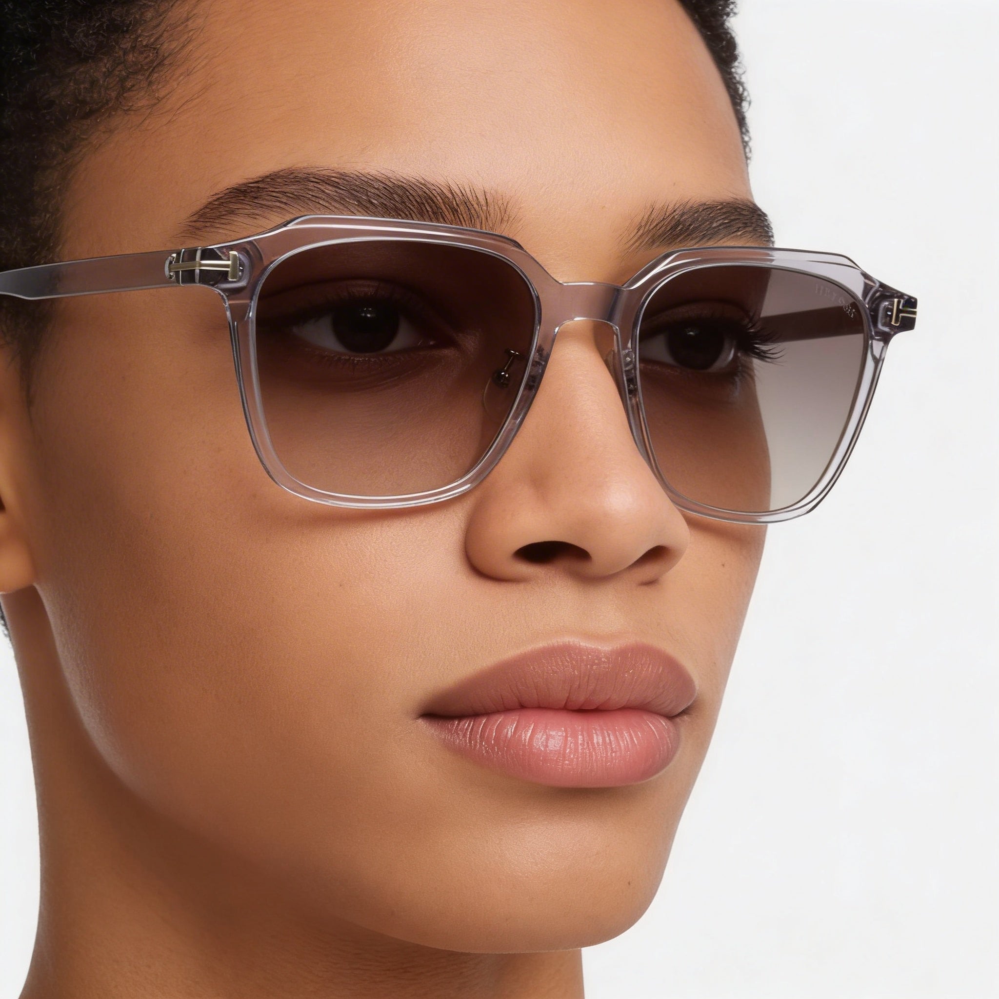 Tom Ford Classic Unisex Sunglasses with Transparent Grey Plastic Frame, Grey Lenses, 100% UV Protection 54mm, Photo 4