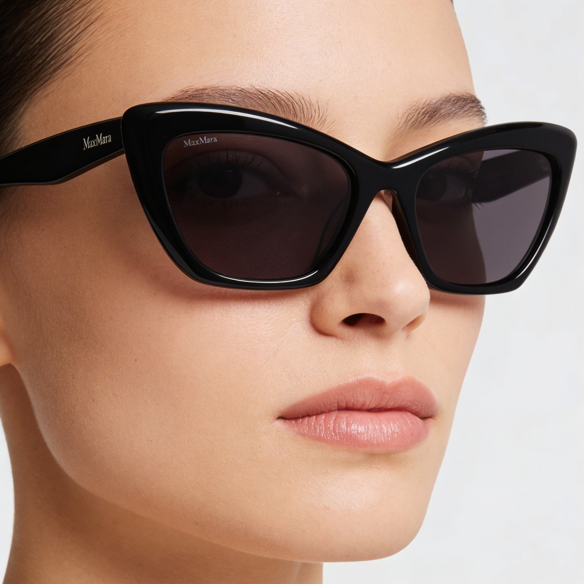 Gafas de sol MaxMara Modern para mujer con montura de plástico negra y lentes ahumadas (ancho de lente: 57 mm, puente: 18 mm, patilla: 145 mm), Photo 4