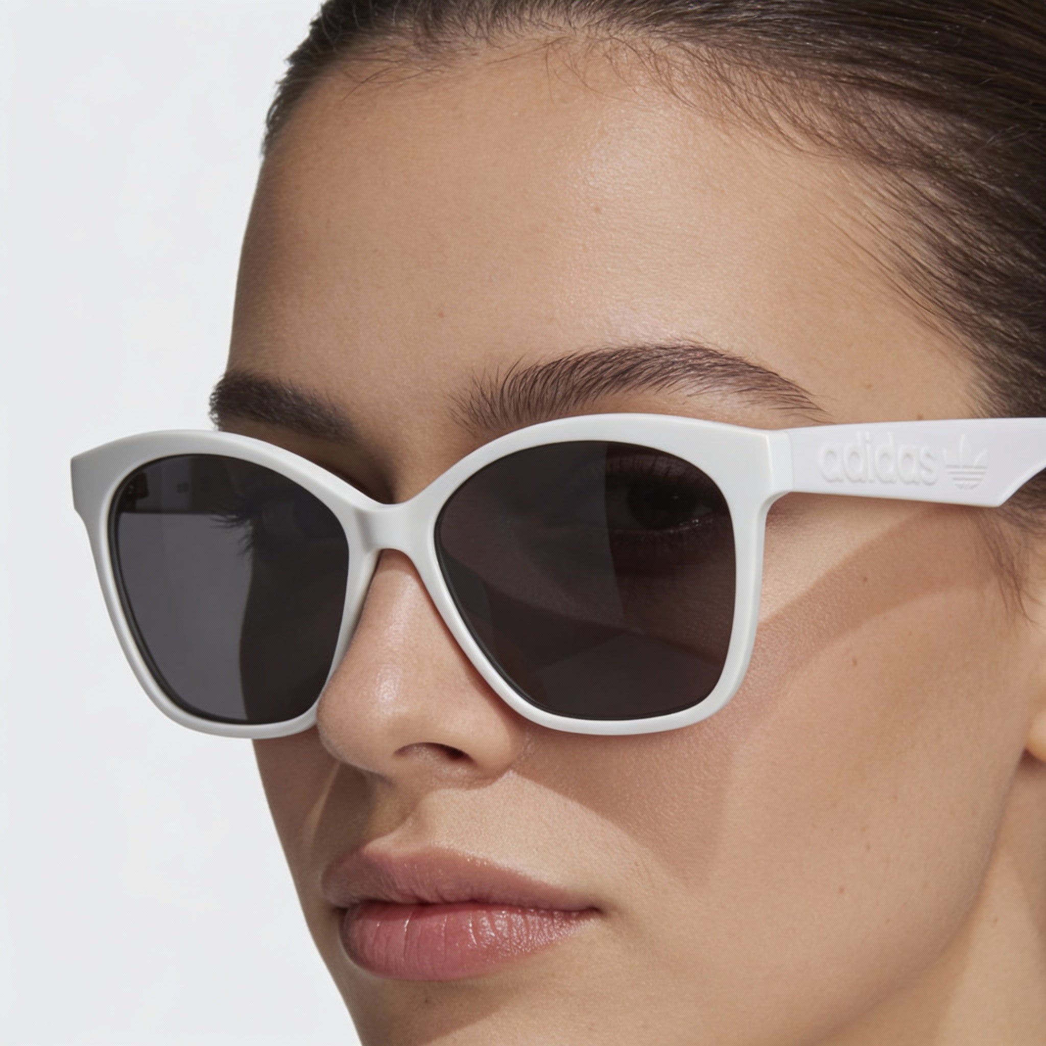 Gafas de sol adidas Originals Modern para mujer, montura inyectada blanca, lentes de espejo ahumadas, protección UV 100 %, ancho de lente de 57 mm, Photo 4