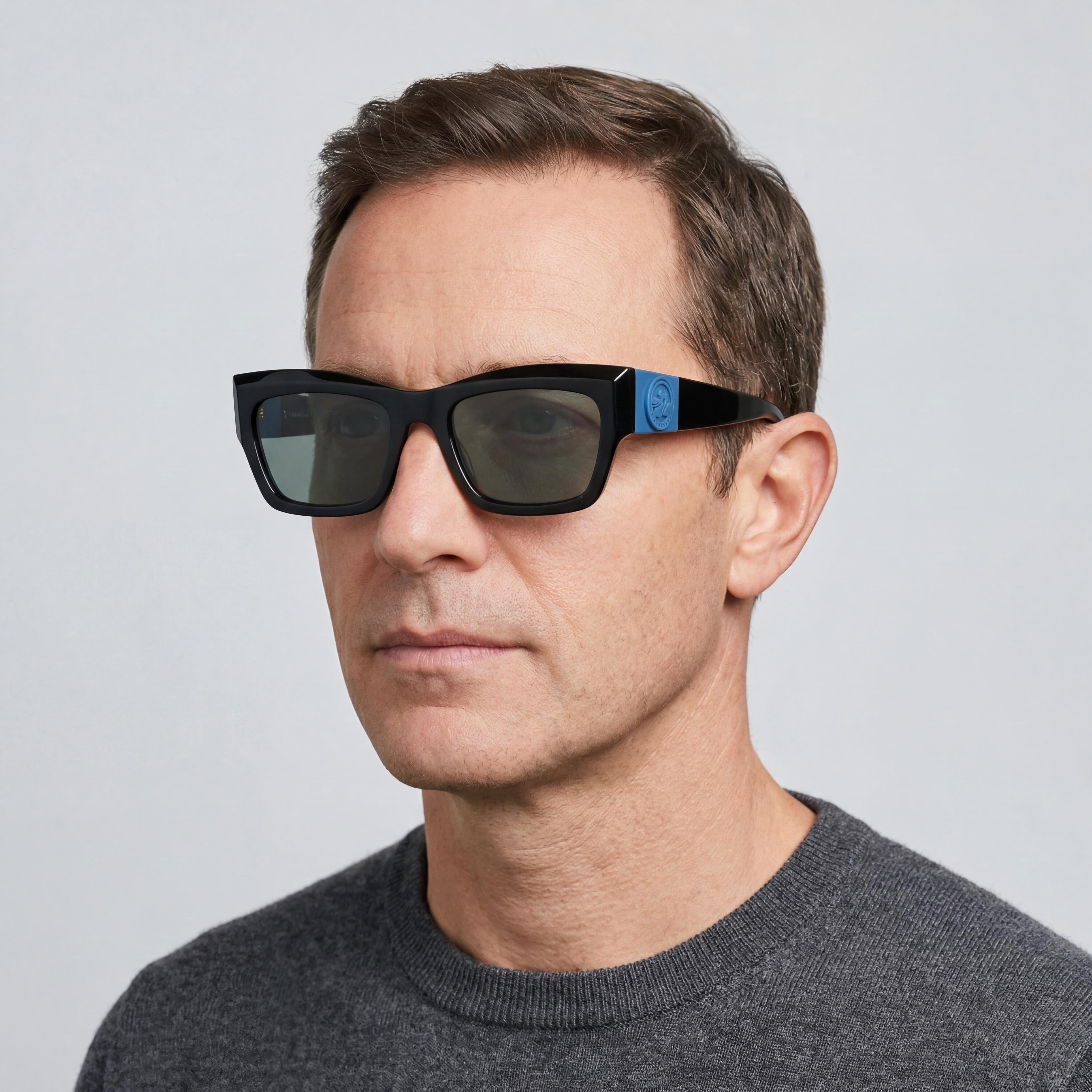 Longchamp Modern Men's Black Sunglasses: Black frame, black lenses, with 6mm lens width, 1mm bridge width, and 2mm temple length., Photo 4