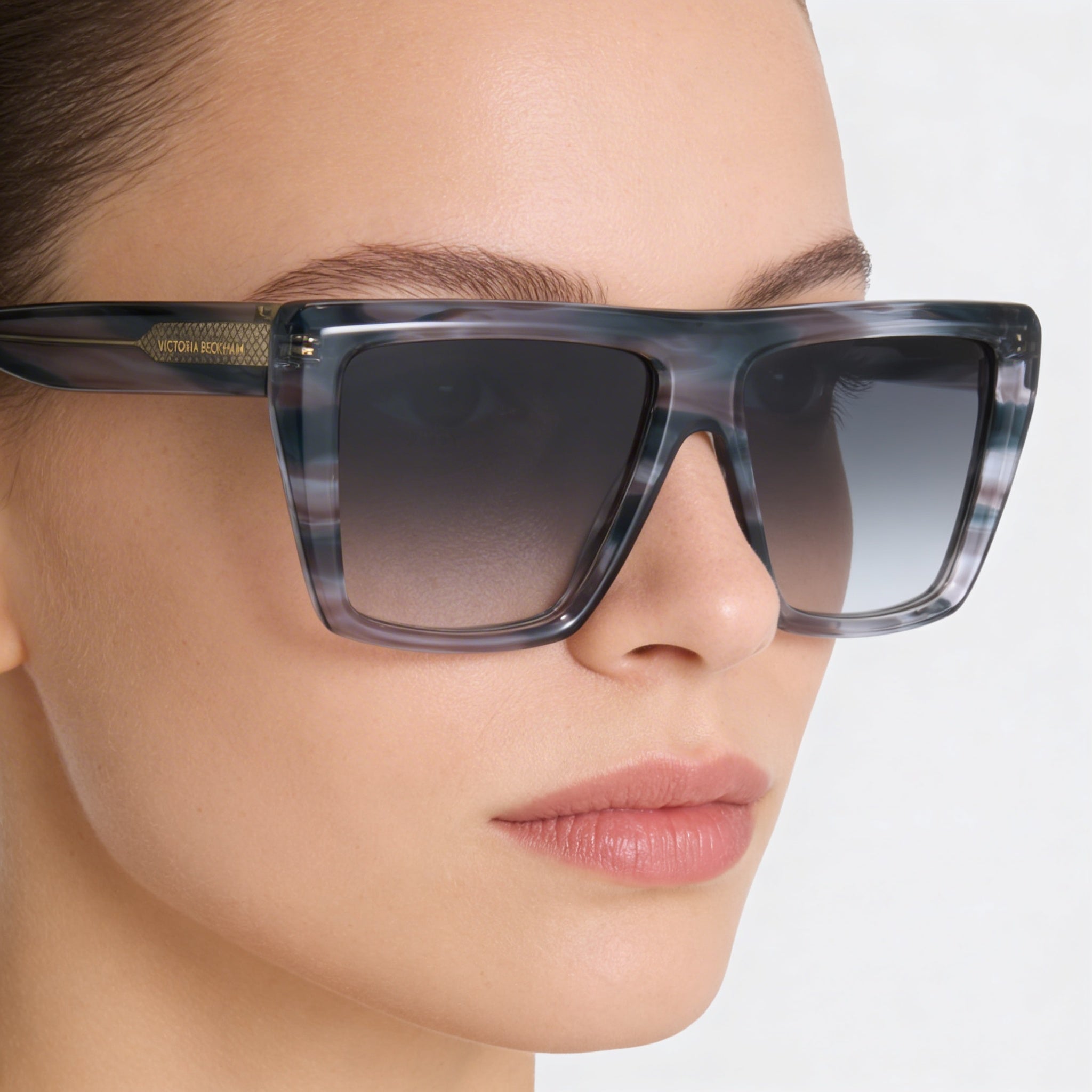 Gafas de sol Victoria Beckham Vb686s para mujer, montura gris cuerno, 56 mm ancho de lente, 15 mm ancho de puente, 145 mm longitud de patilla, Photo 4