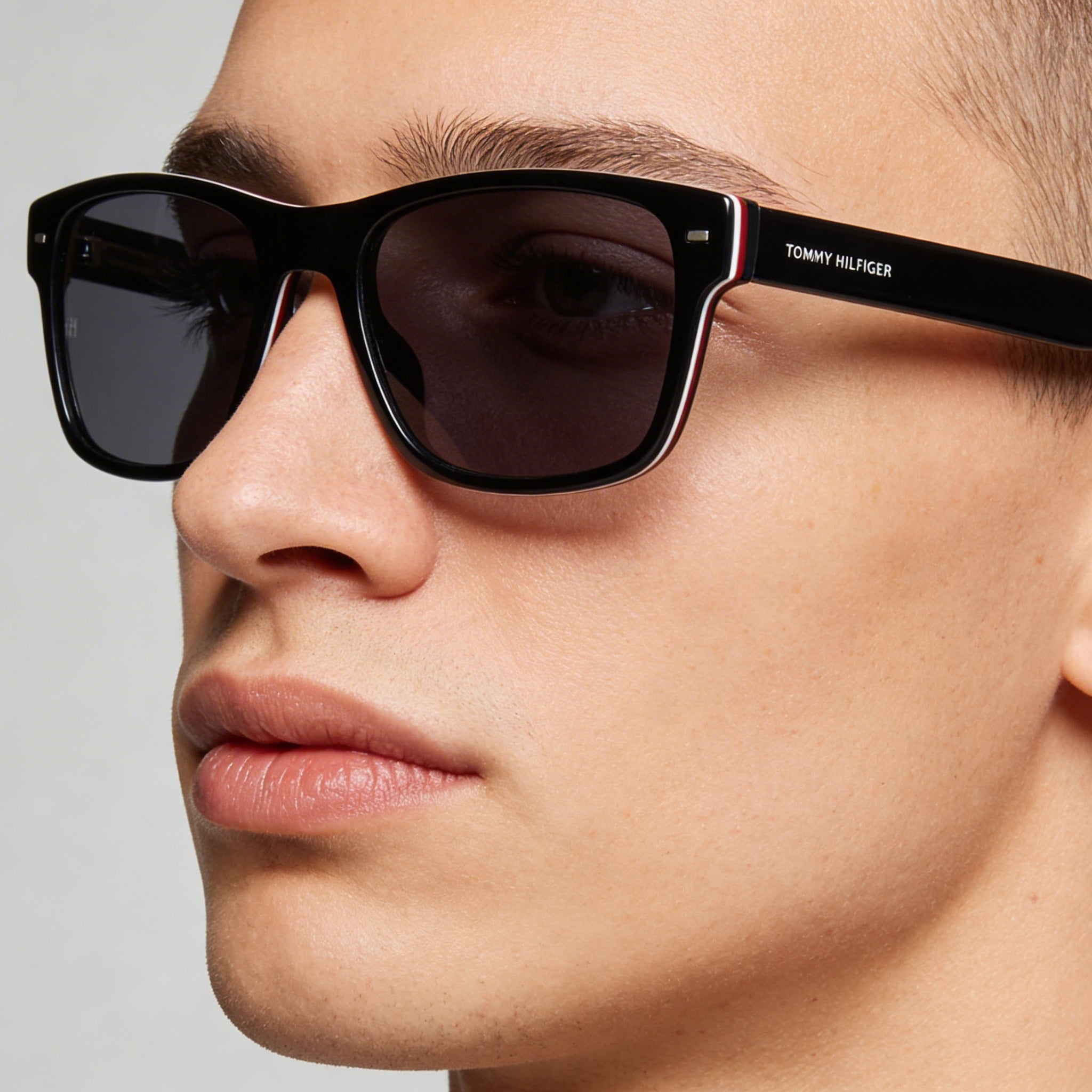 Tommy Hilfiger TH 1794/S Unisex Polycarbonate Non-Polarized Blue UV Protection Sunglasses 55mm Lens 19mm Bridge 145mm Temple, Photo 4