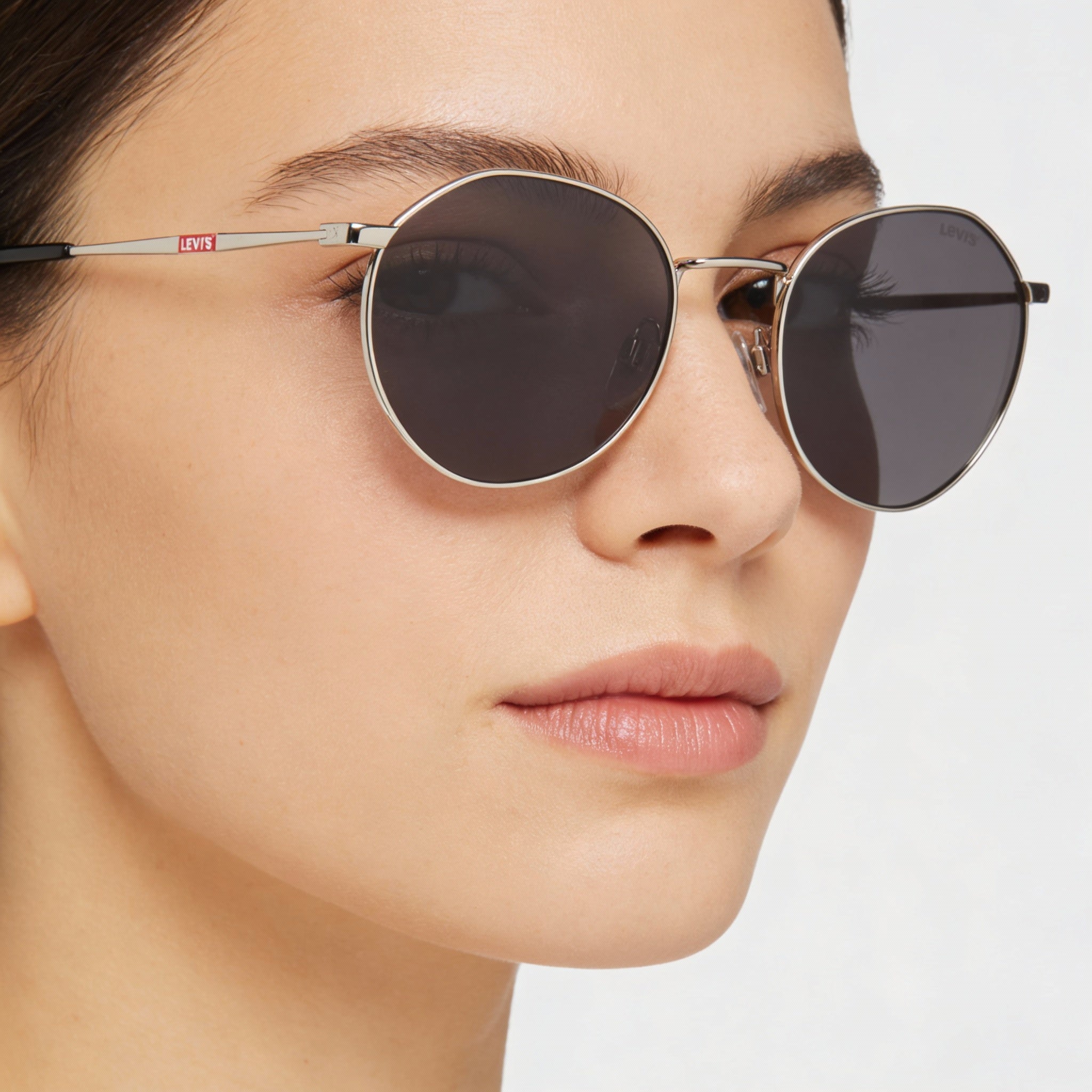 Levi's Modern Women’s Palladium Stainless Steel Frame and Lens UV Protection Sunglasses, 54mm Lens Width, Photo 5