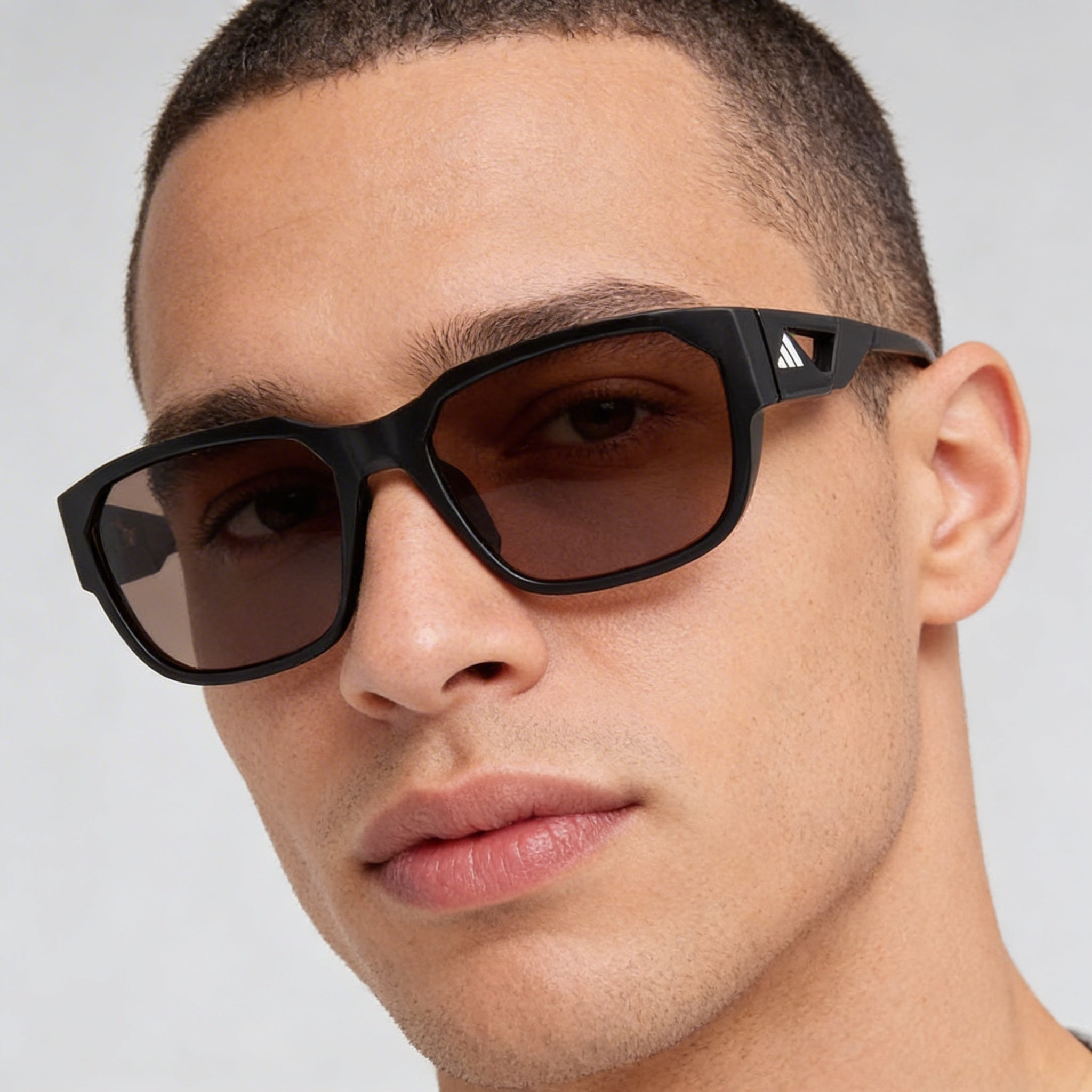 Gafas de sol deportivas adidas Modern para hombre, montura negra opaca, lentes marrones, protección UV 400, 58 mm, Photo 4