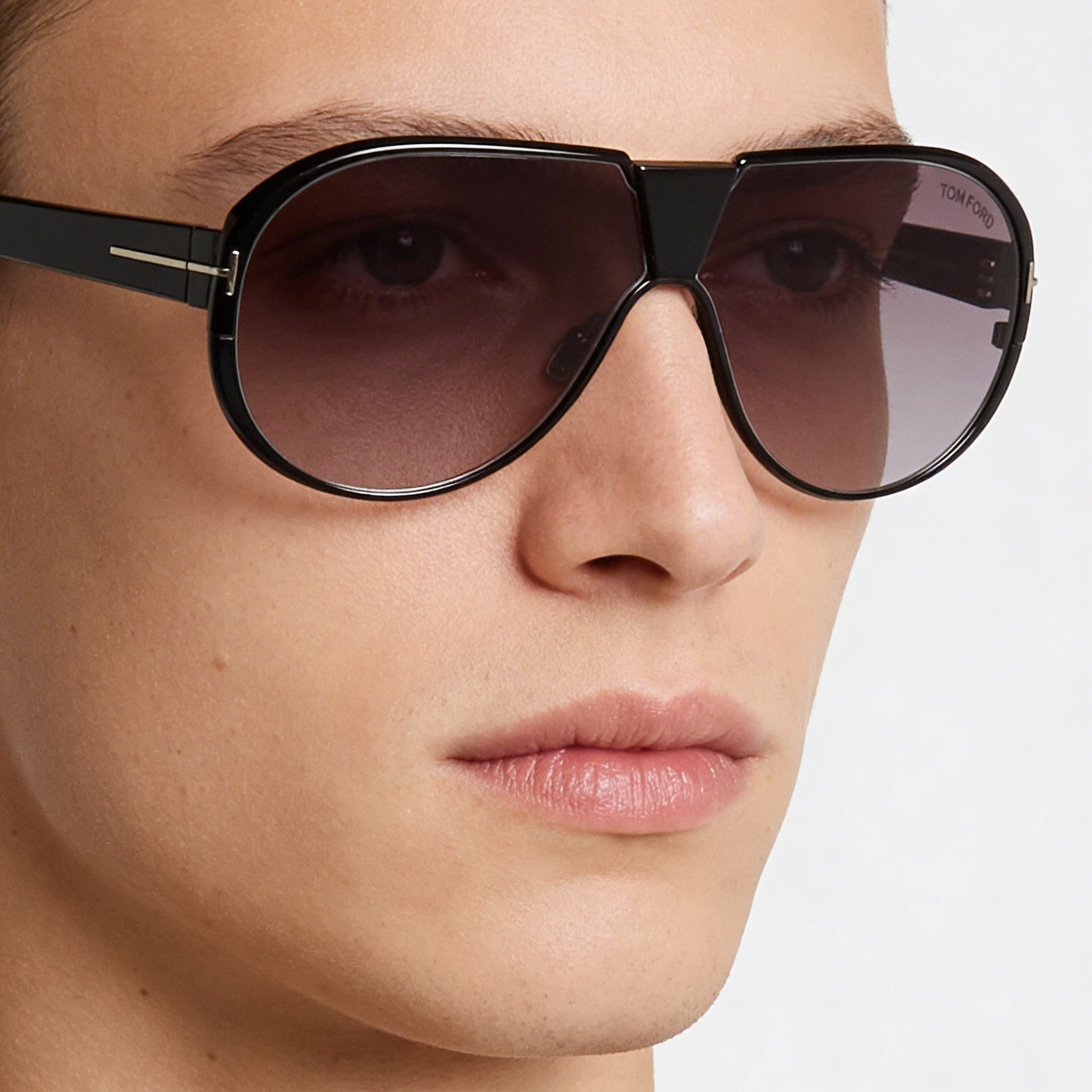 Tom Ford Vincenzo FT1072 Men's Shiny Black Pilot Metal Frame Smoke Gradient Sunglasses 64mm, Photo 3
