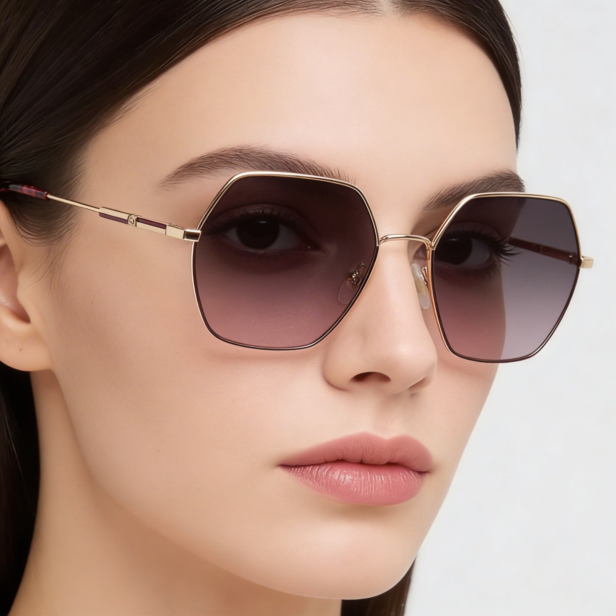 Gafas de sol de policarbonato con protección UV Carolina Herrera Essential para mujer, ligeras, de metal dorado y burdeos, 55 mm, Photo 5