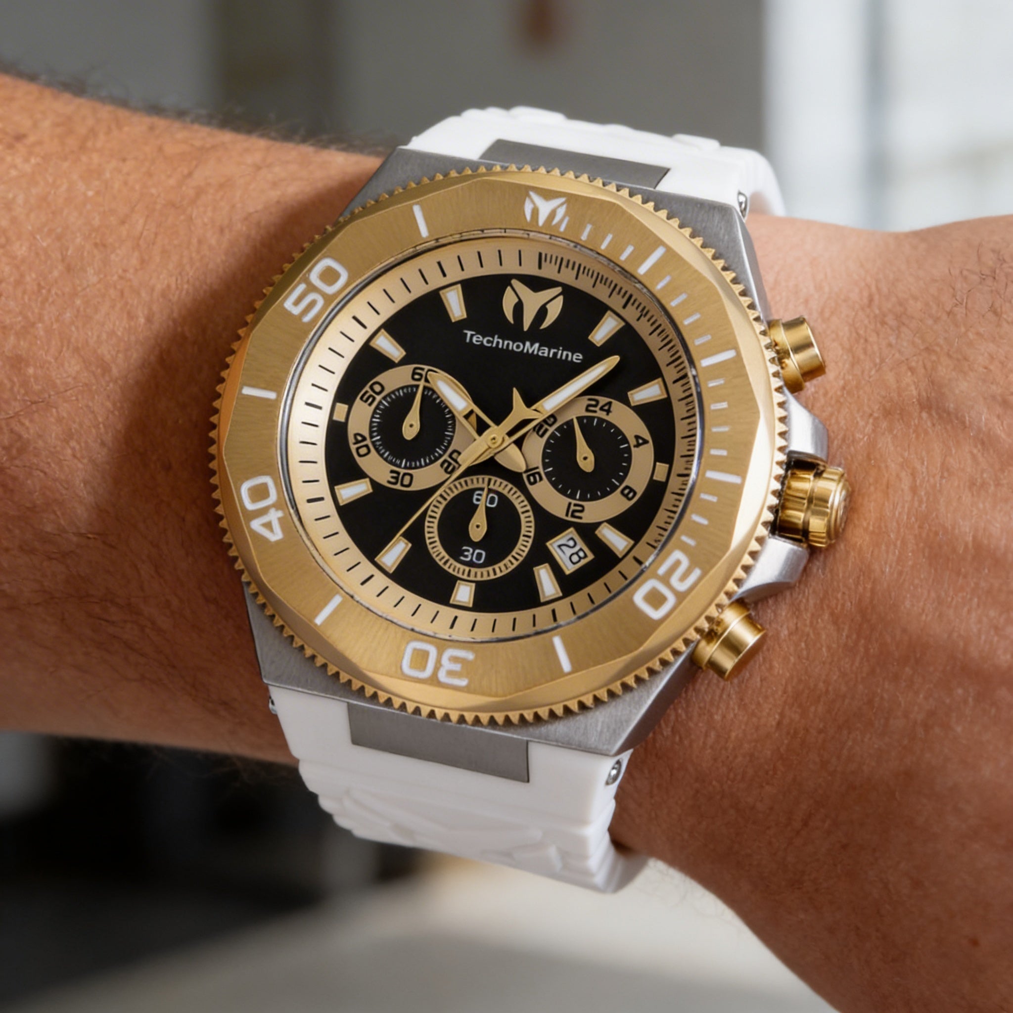 Technomarine Manta - Ocean TM-224019 Men's Chronograph Quartz Silver Stainless Steel Case & Black Dial, 49mm, Photo 2