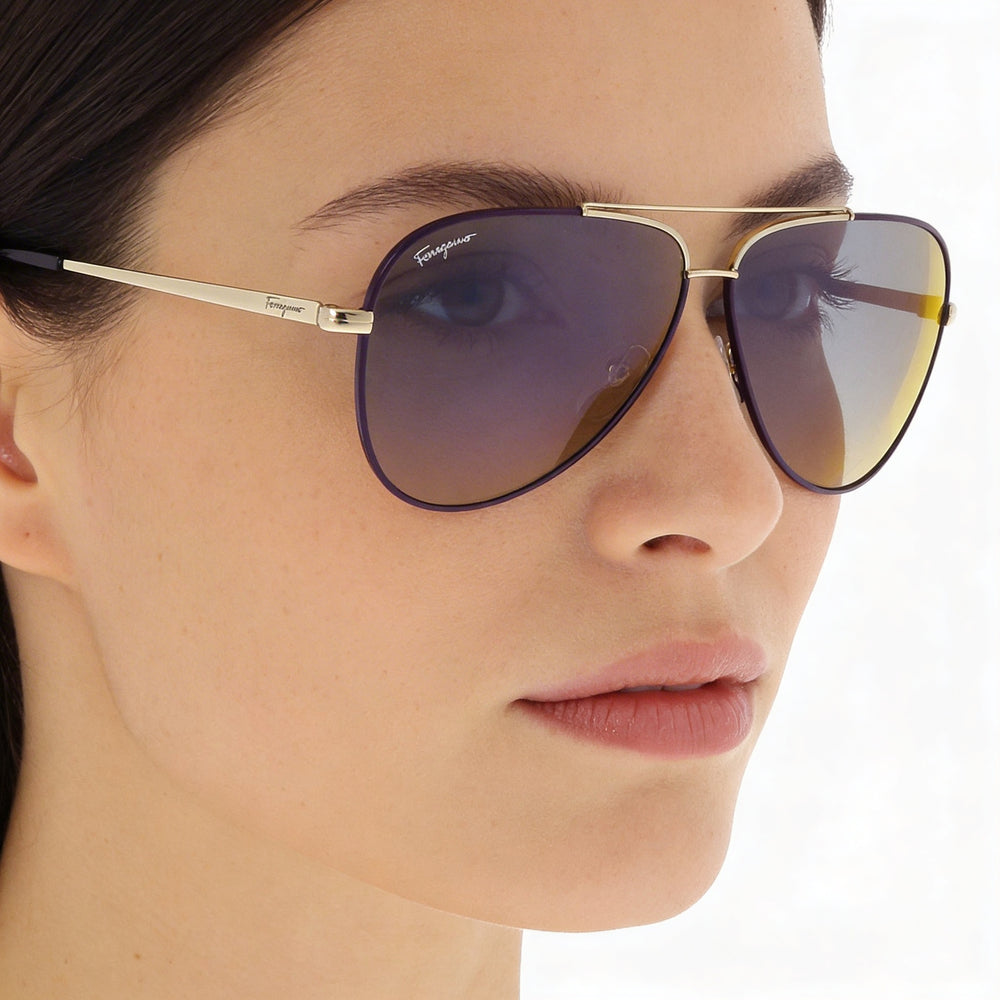 Gafas de aviador Ferragamo SF 131S para mujer, montura de metal brillante en dorado claro y morado, lentes de espejo moradas, protección UV de 60 mm