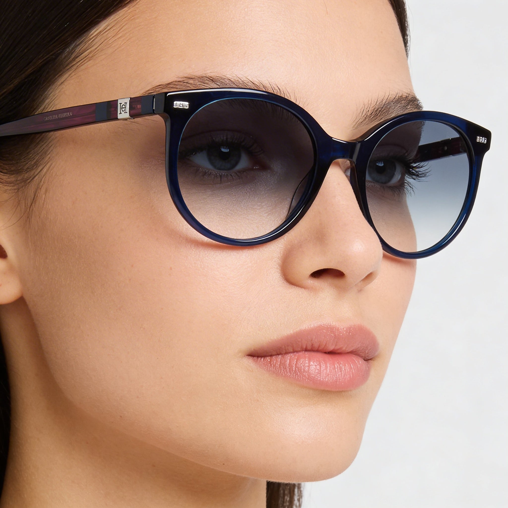 Gafas de sol Carolina Herrera CH 0046/S para mujer, de plástico azul oscuro transparente, con cristales degradados azules y protección UV, 56 mm, Photo 4