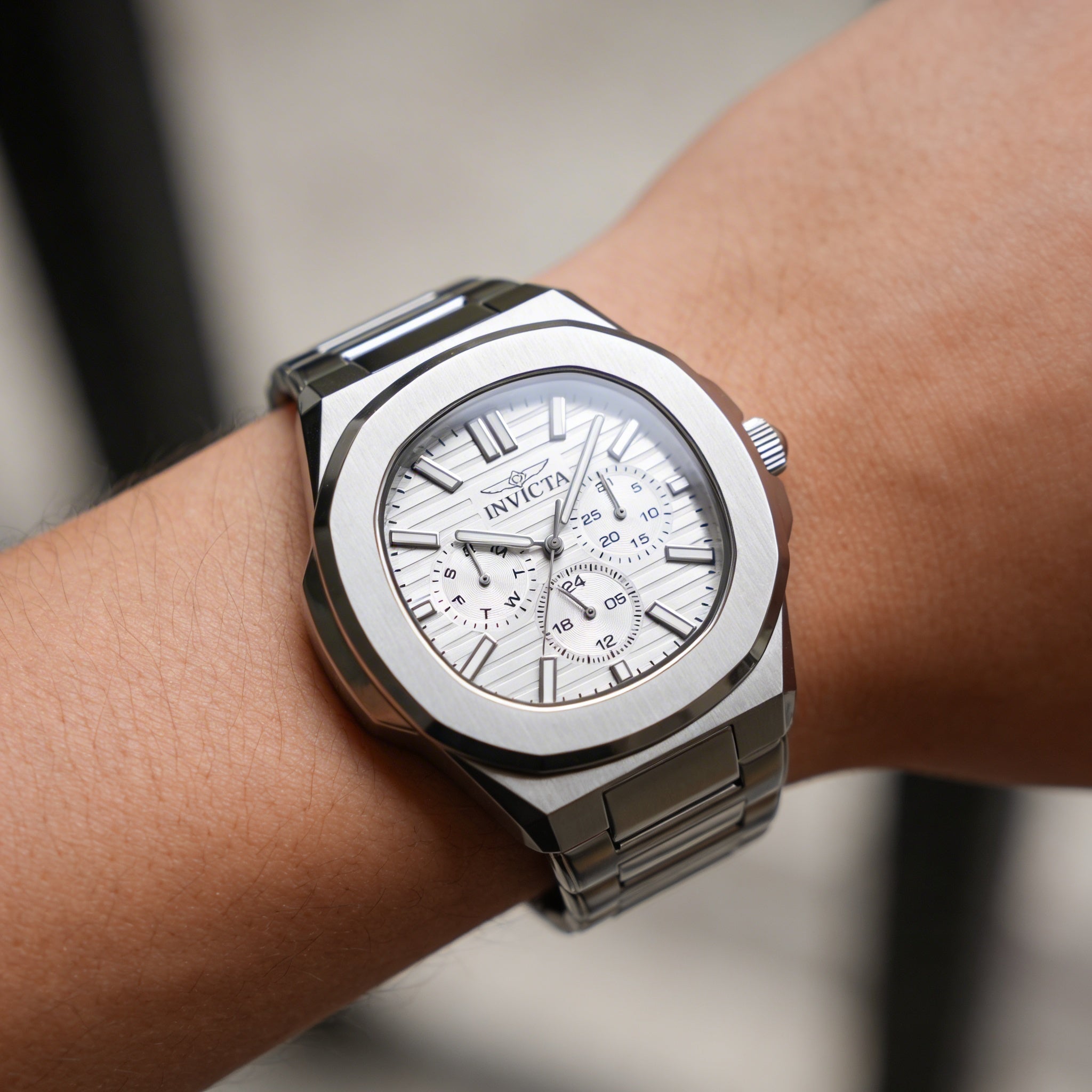 Invicta Speedway 48324 Unisex Chronograph Stainless Steel Bracelet Watch 41mm Silver Dial, Photo 2