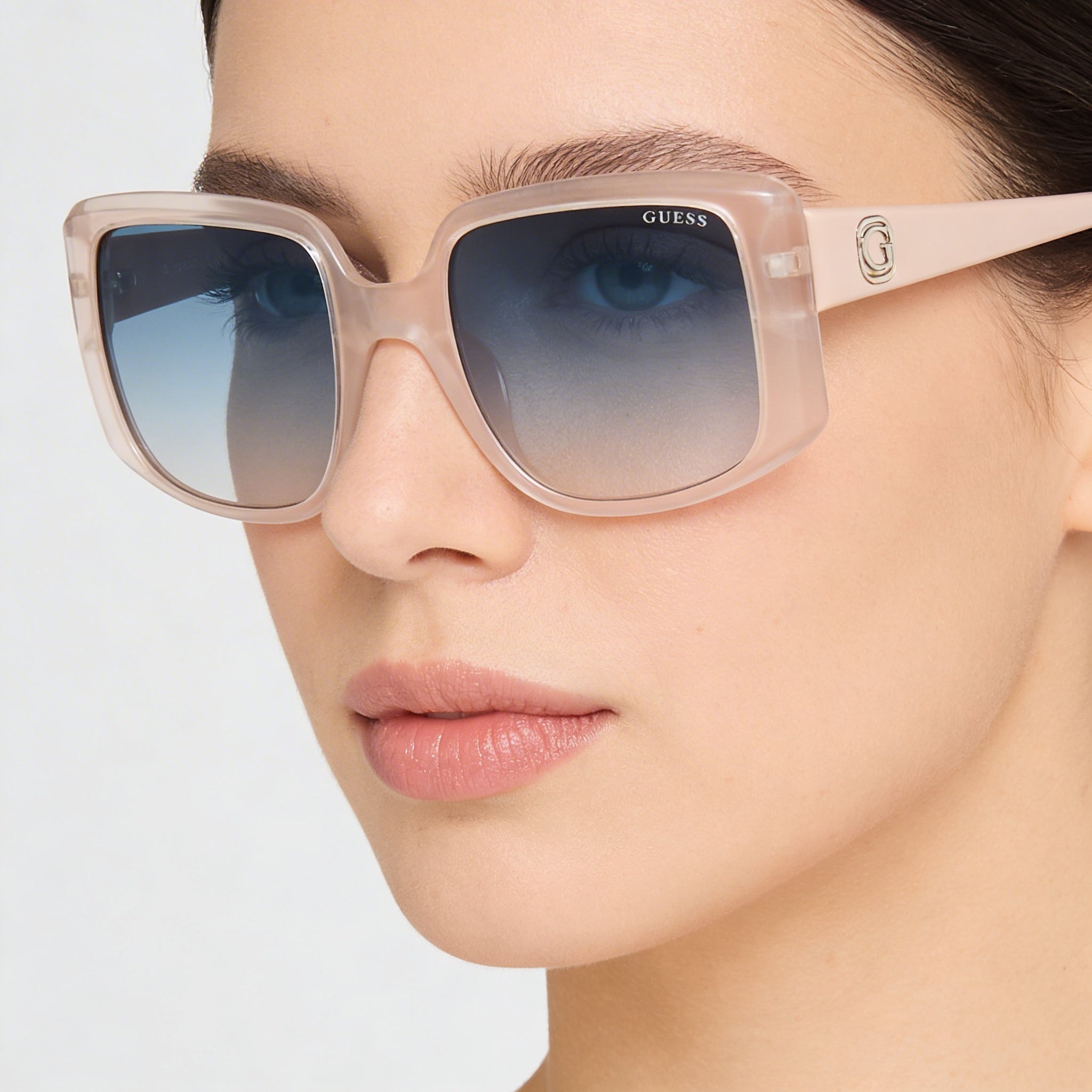 GUESS Women's Emery Oversize Square Sunglasses, Injected Ivory Frame, Gradient Green Lenses, UV Protection, 53mm, Photo 5